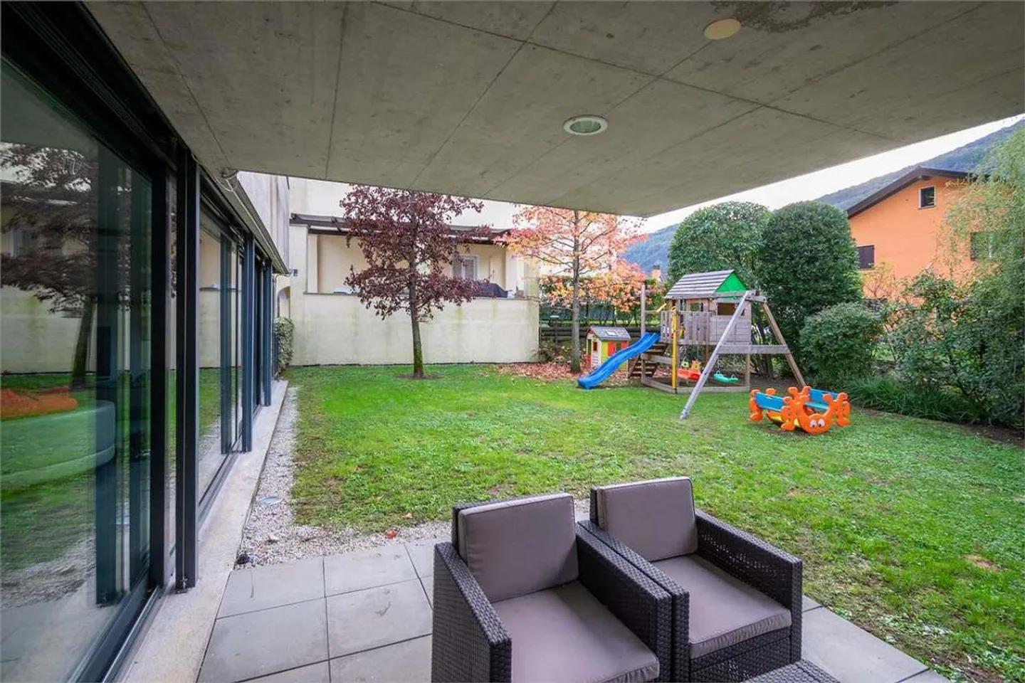 Großzügige unabhängige Villa mit Garten - Foto 12 von 13