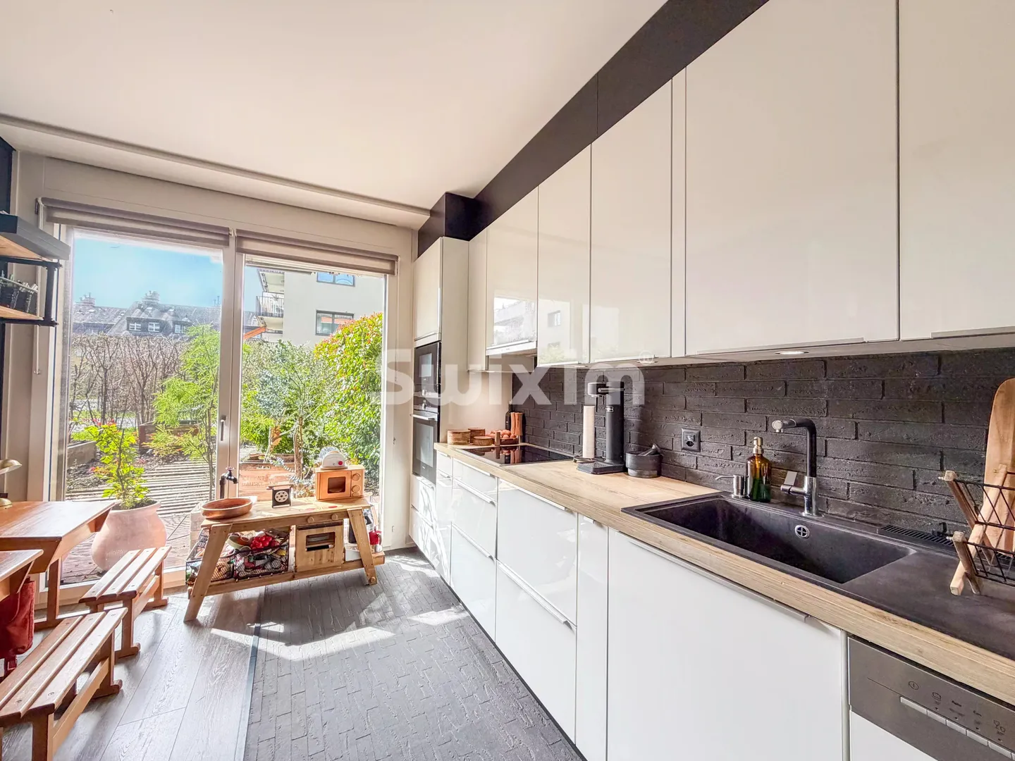 Exclusive Ground-Floor Apartment - Photo 2 of 6