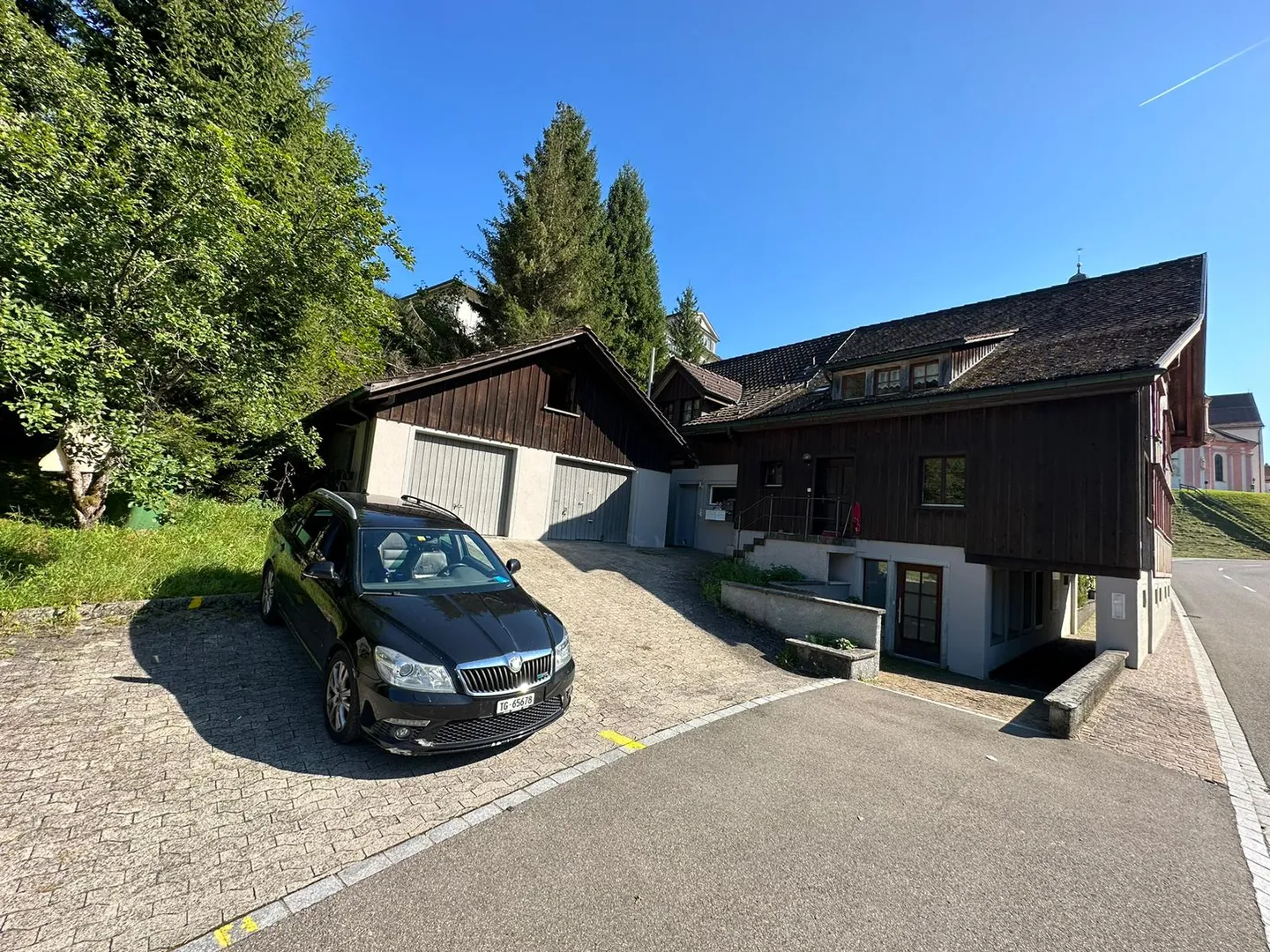 Charming 3.5-Room Apartment - Photo 1 of 4