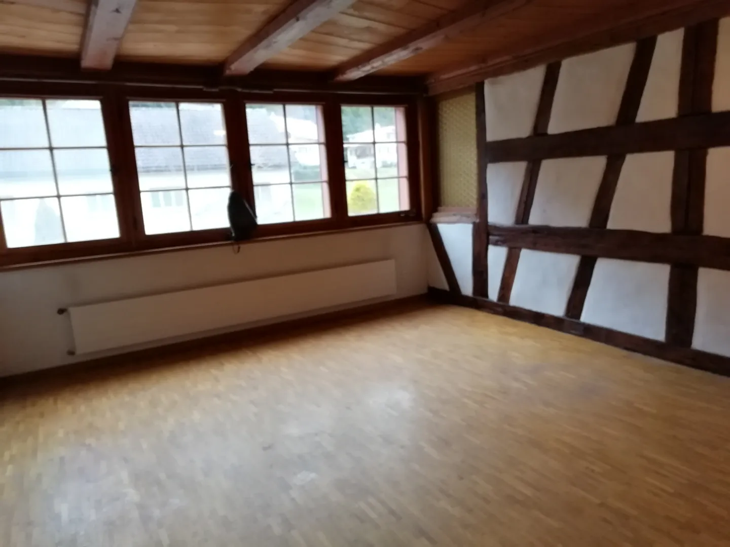 Charming 3.5-Room Apartment - Photo 2 of 4