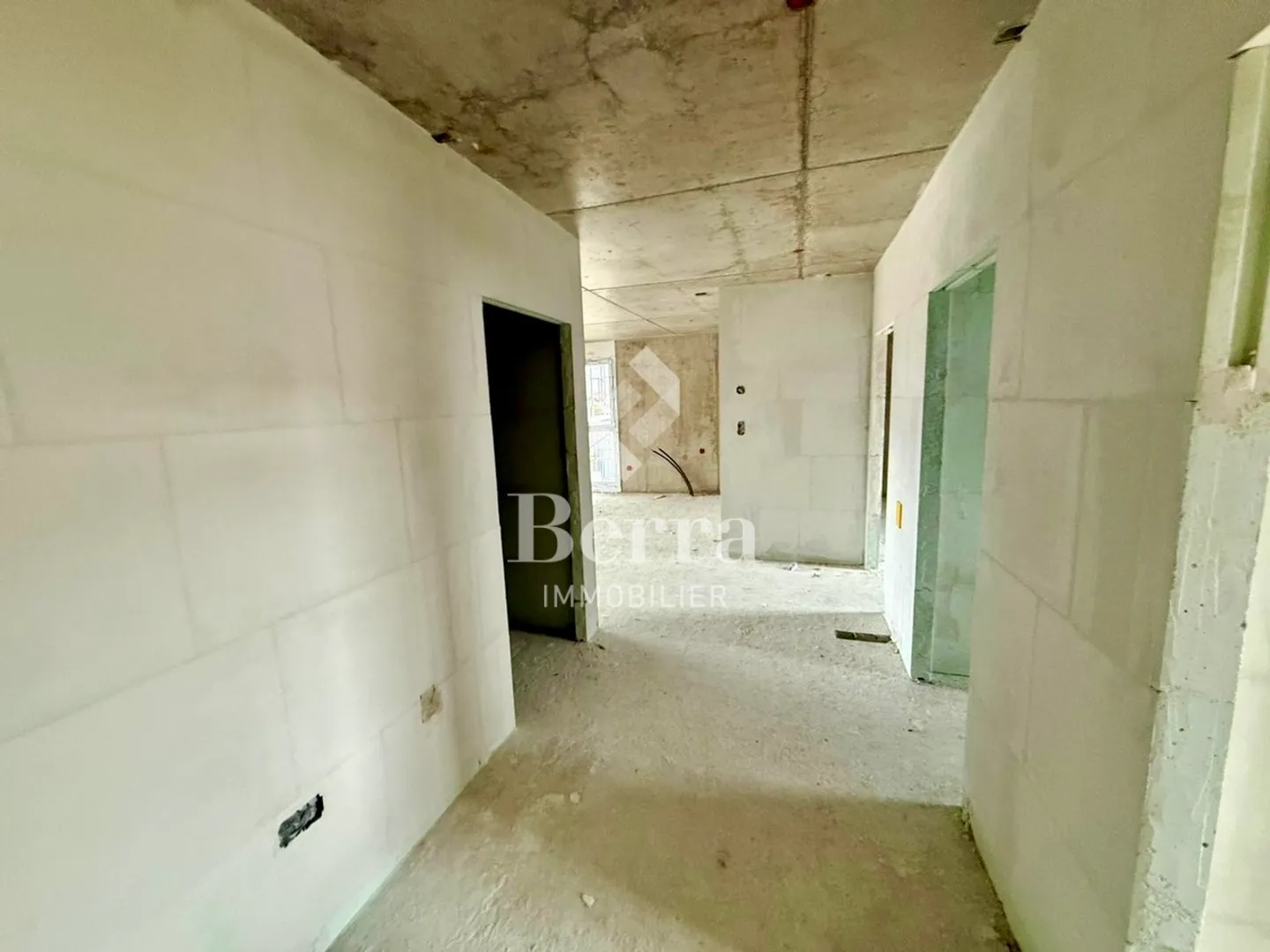 Ampio appartamento in nuovo sviluppo, attrezzature superiori - Foto 3 di 14