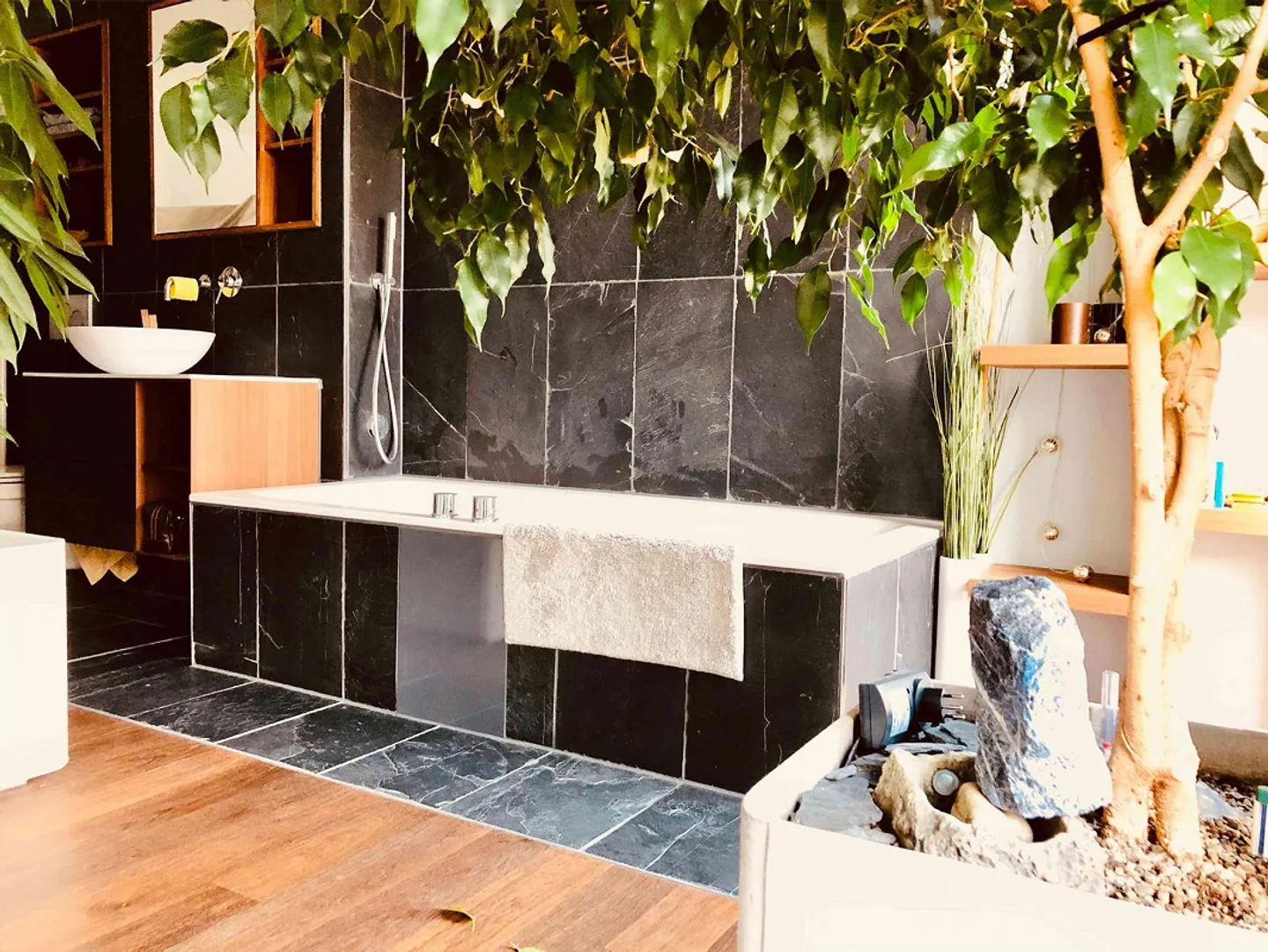 Living between city and nature - with a grand view of the Aare - Photo 10 of 13