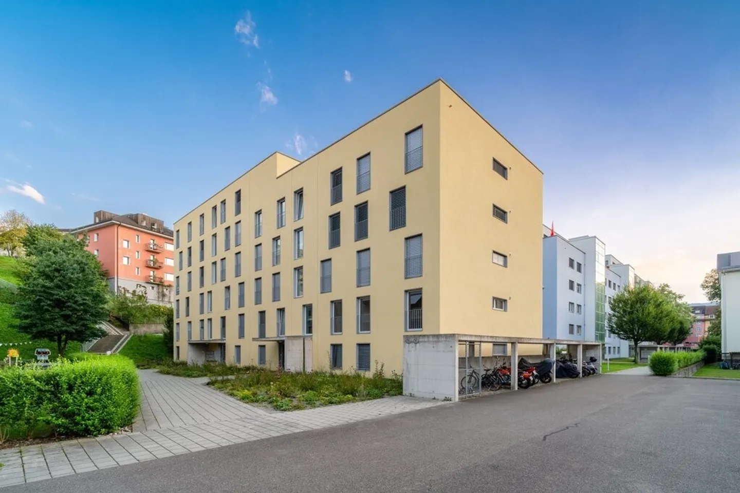 Zentrumsnahe Einstellplätze zu vermieten! - Foto 1 von 1
