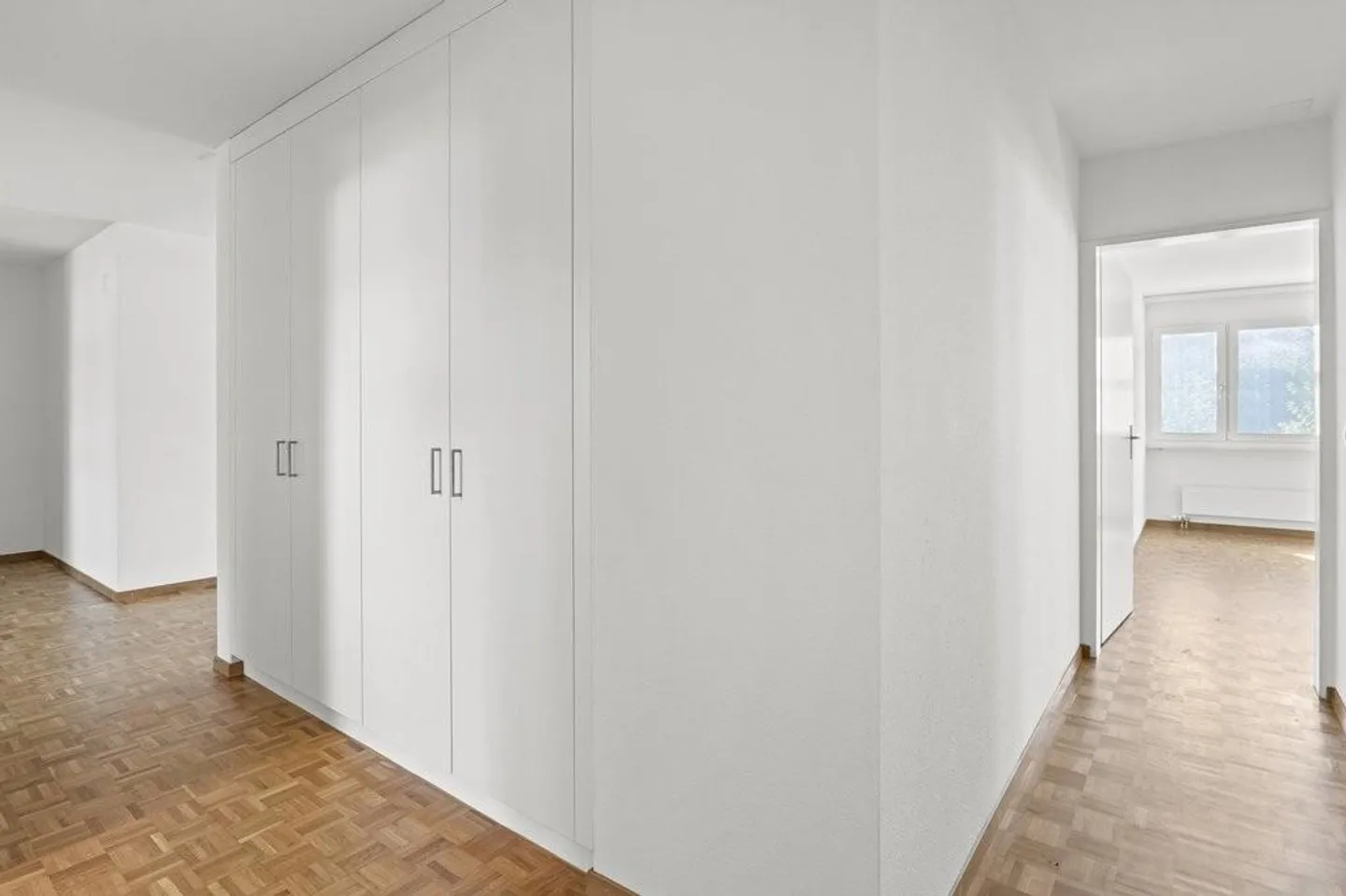 Helle 4-Zimmerwohnung mit Balkon - Foto 4 von 8
