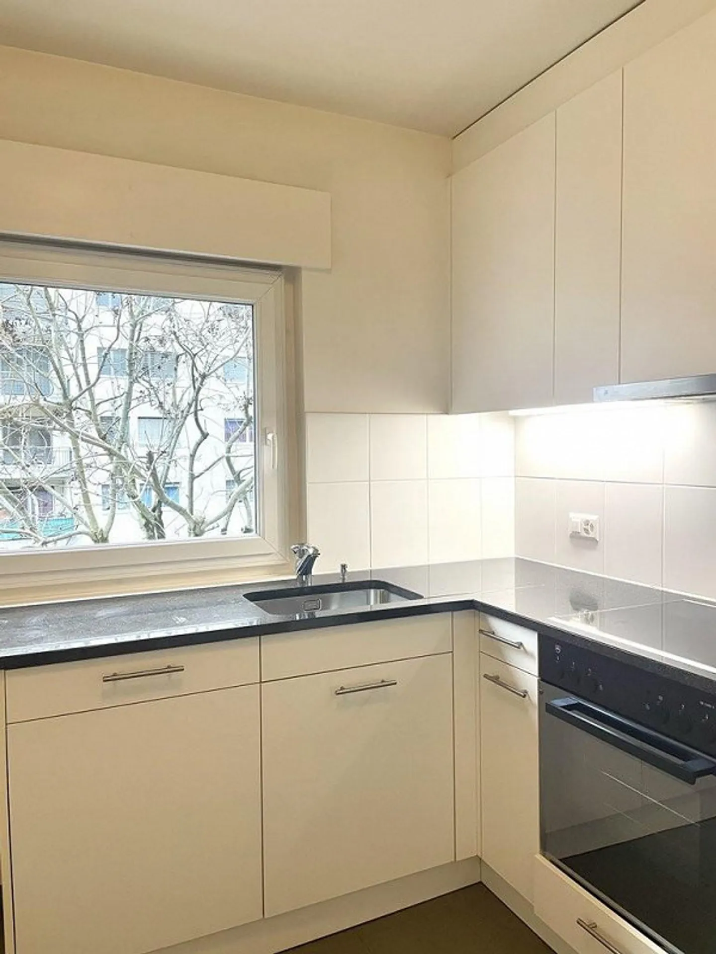 Close to international organizations and airport - Photo 4 of 11