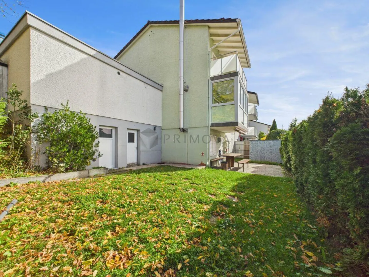 Vie spacieuse dans une maison familiale jumelée dans un endroit calme - Photo 1 sur 15
