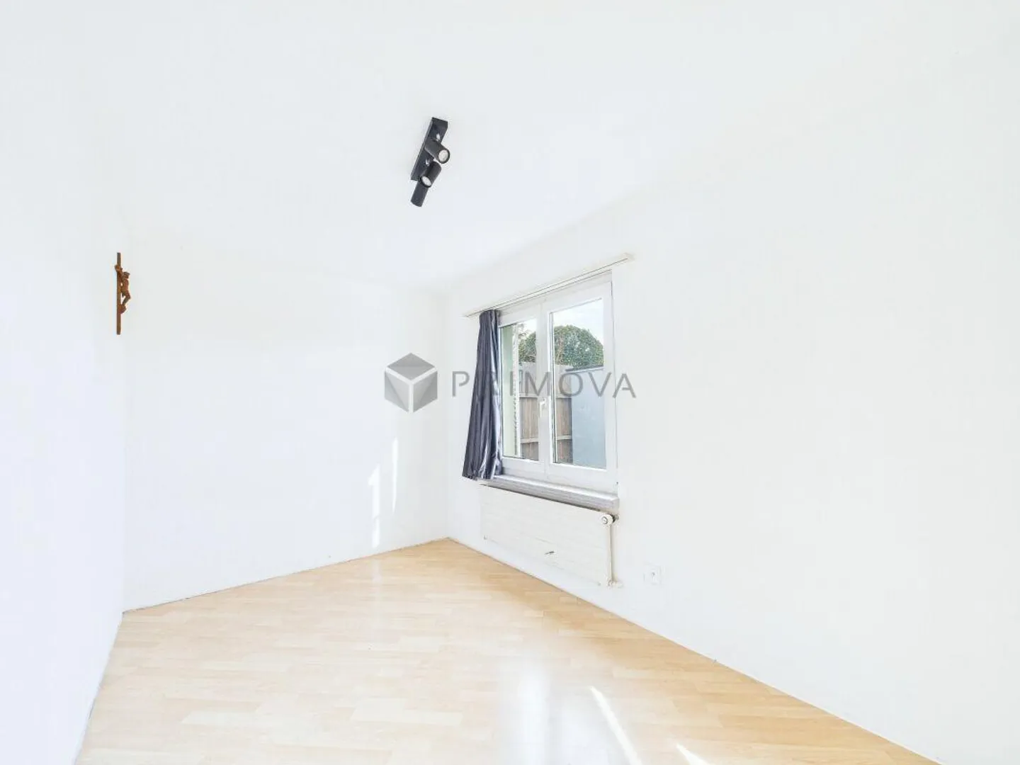 Vie spacieuse dans une maison familiale jumelée dans un endroit calme - Photo 7 sur 15