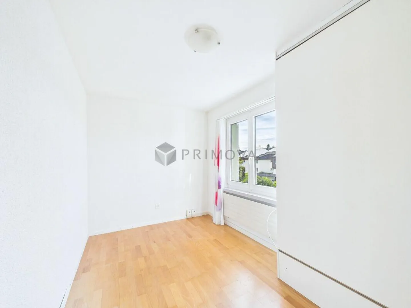 Vie spacieuse dans une maison familiale jumelée dans un endroit calme - Photo 8 sur 15