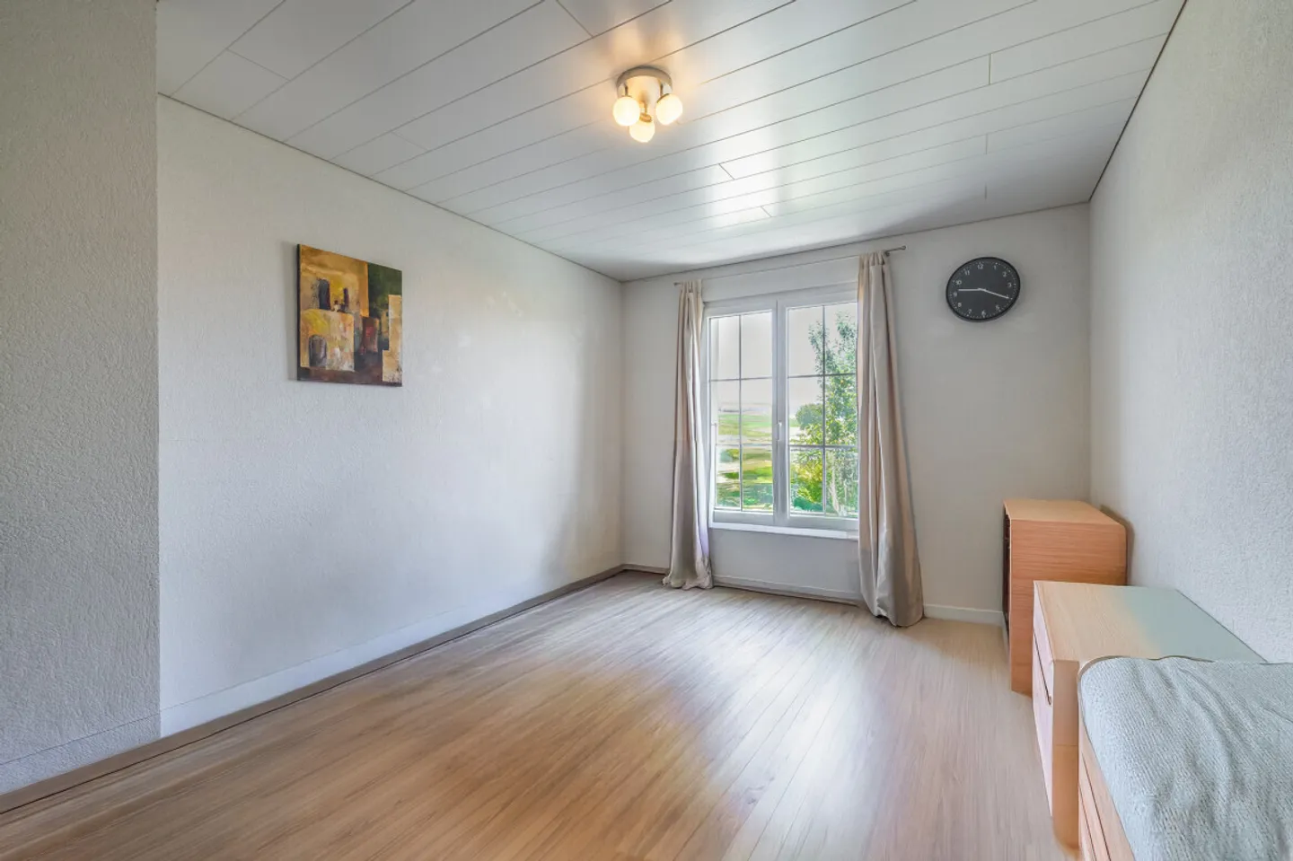 DOPPELHAUSHÄLFTE 5,5 ZIMMER PERFEKT GELEGEN IN CHAVORNAY! - Foto 8 von 13
