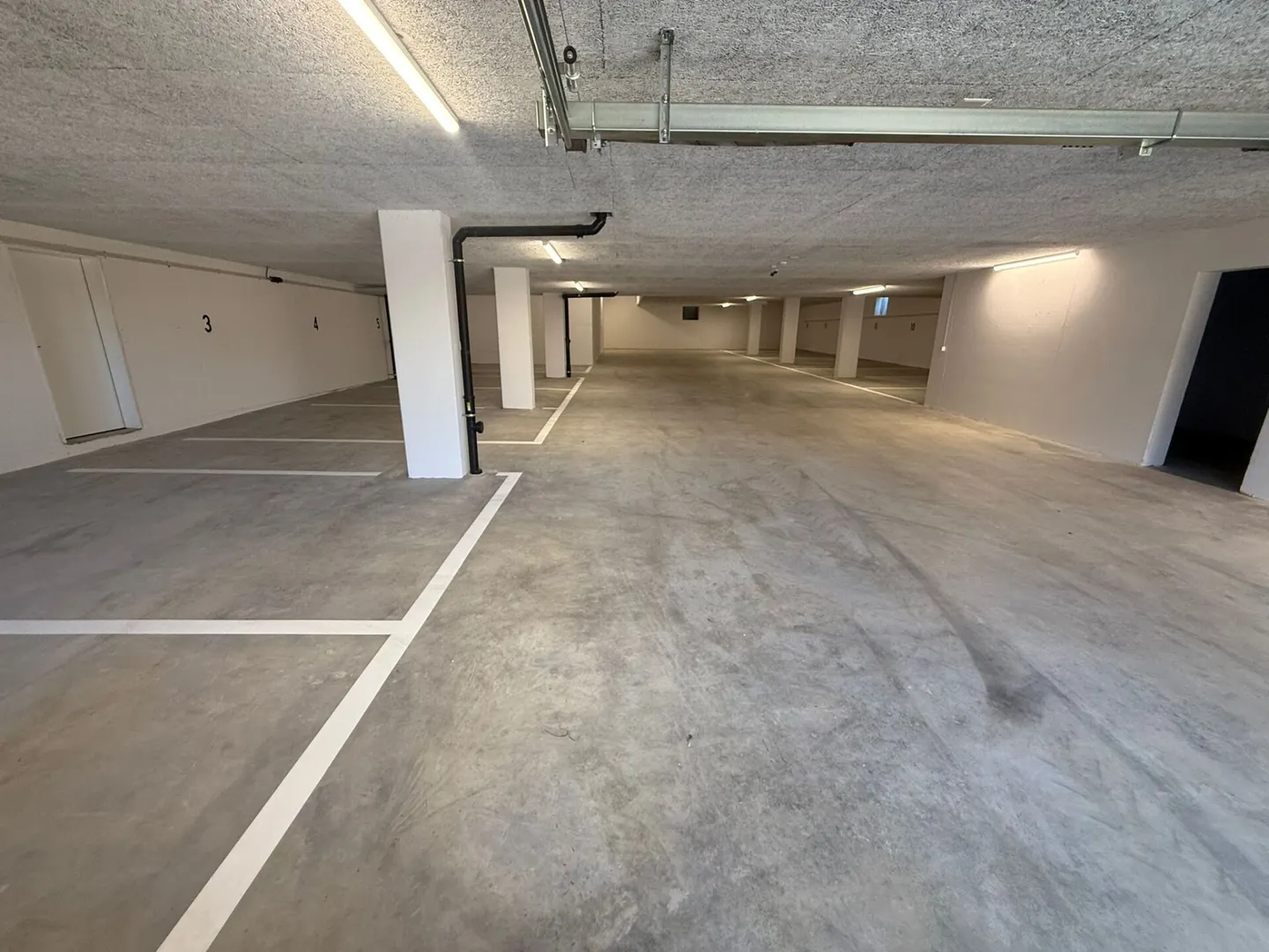 Hobby room for rent in new building property - Photo 3 of 6