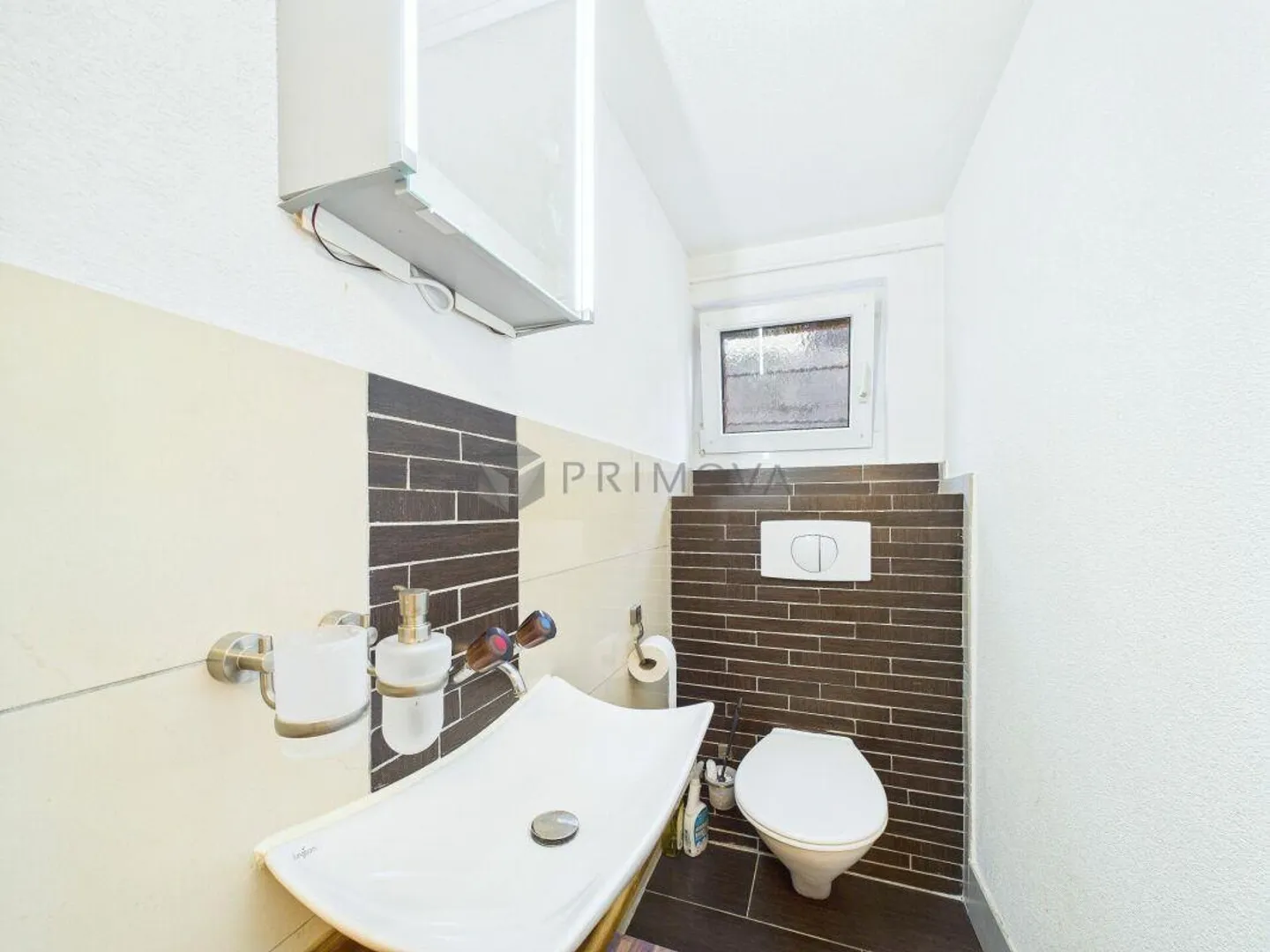 Vie spacieuse dans une maison familiale jumelée dans un endroit calme - Photo 12 sur 15