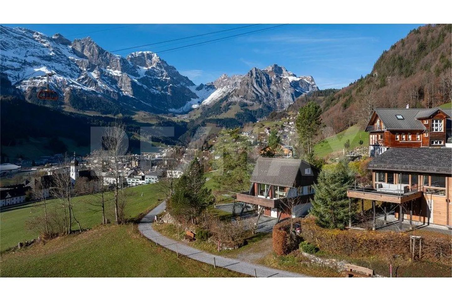 Schmuckes Ferienhaus an begehrtester Lage - Foto 2 von 13