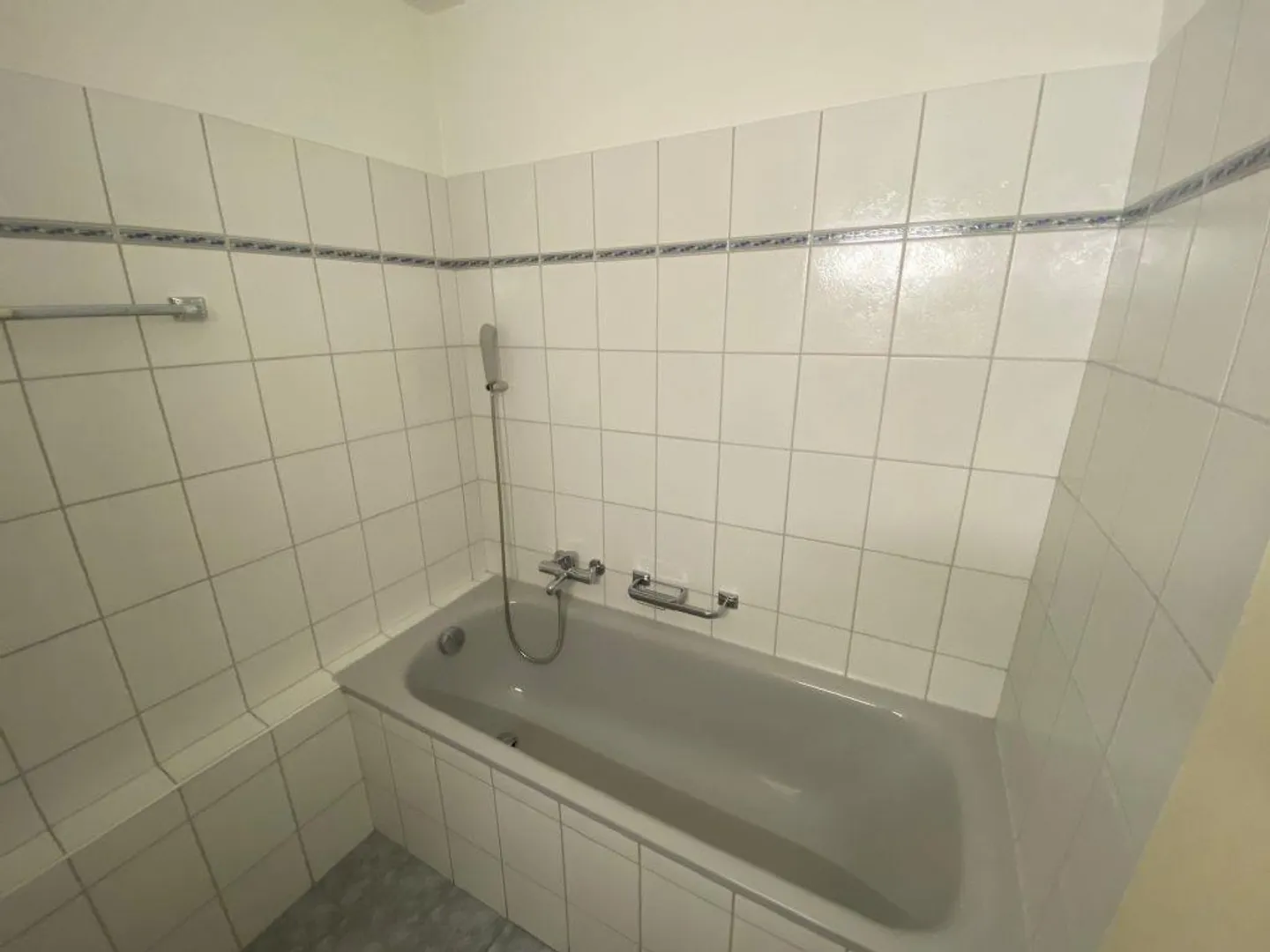 Helles Apartment in ruhiger Lage - Foto 9 von 10