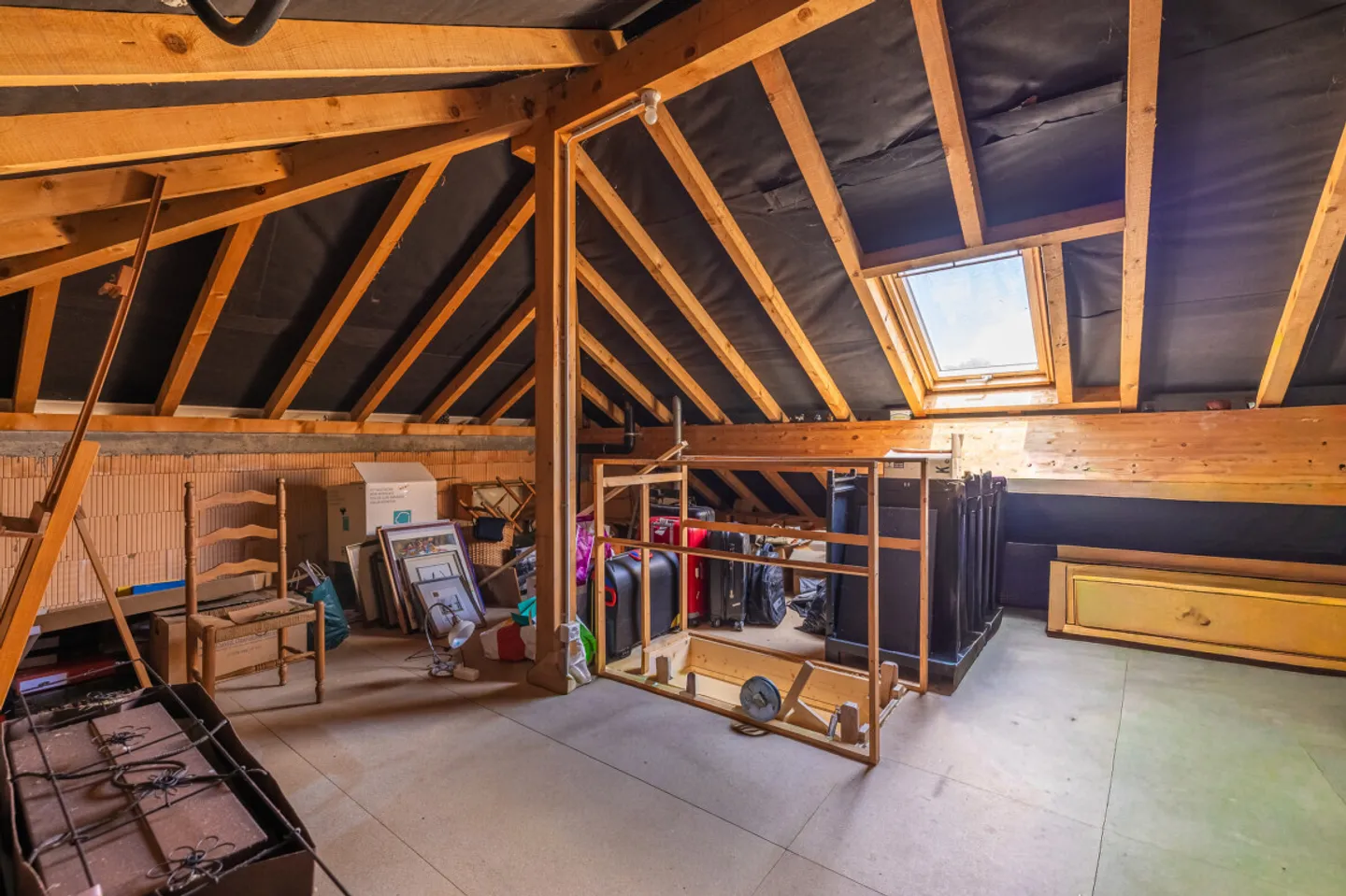 DOPPELHAUSHÄLFTE 5,5 ZIMMER PERFEKT GELEGEN IN CHAVORNAY! - Foto 12 von 13