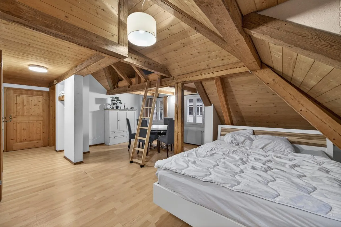 Propriété d'investissement près du lac avec une perspective d'avenir attrayante - Photo 9 sur 13