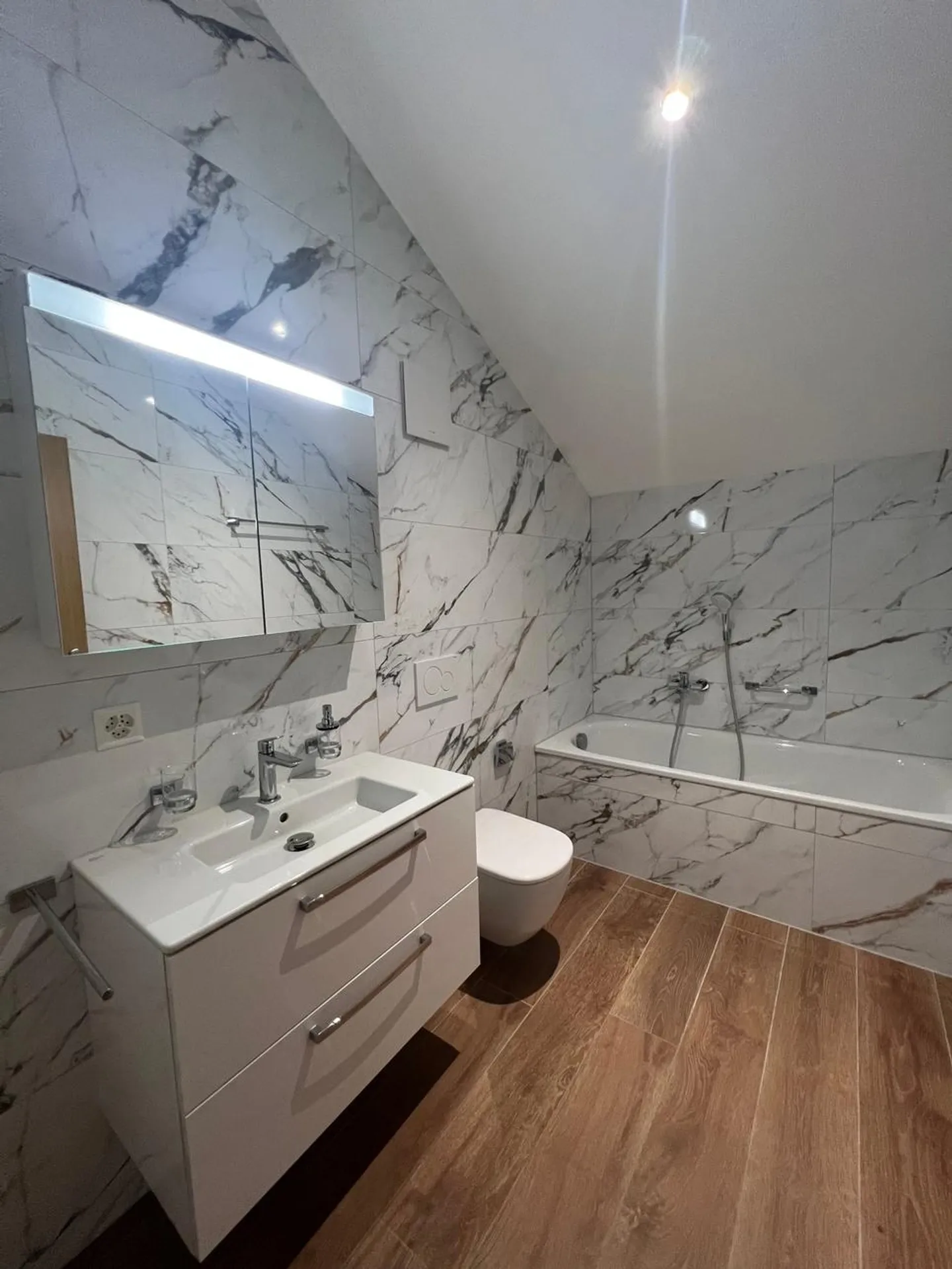 Große 3,5-Zimmer-Wohnung zu vermieten - Mézières (FR) - Foto 8 von 9