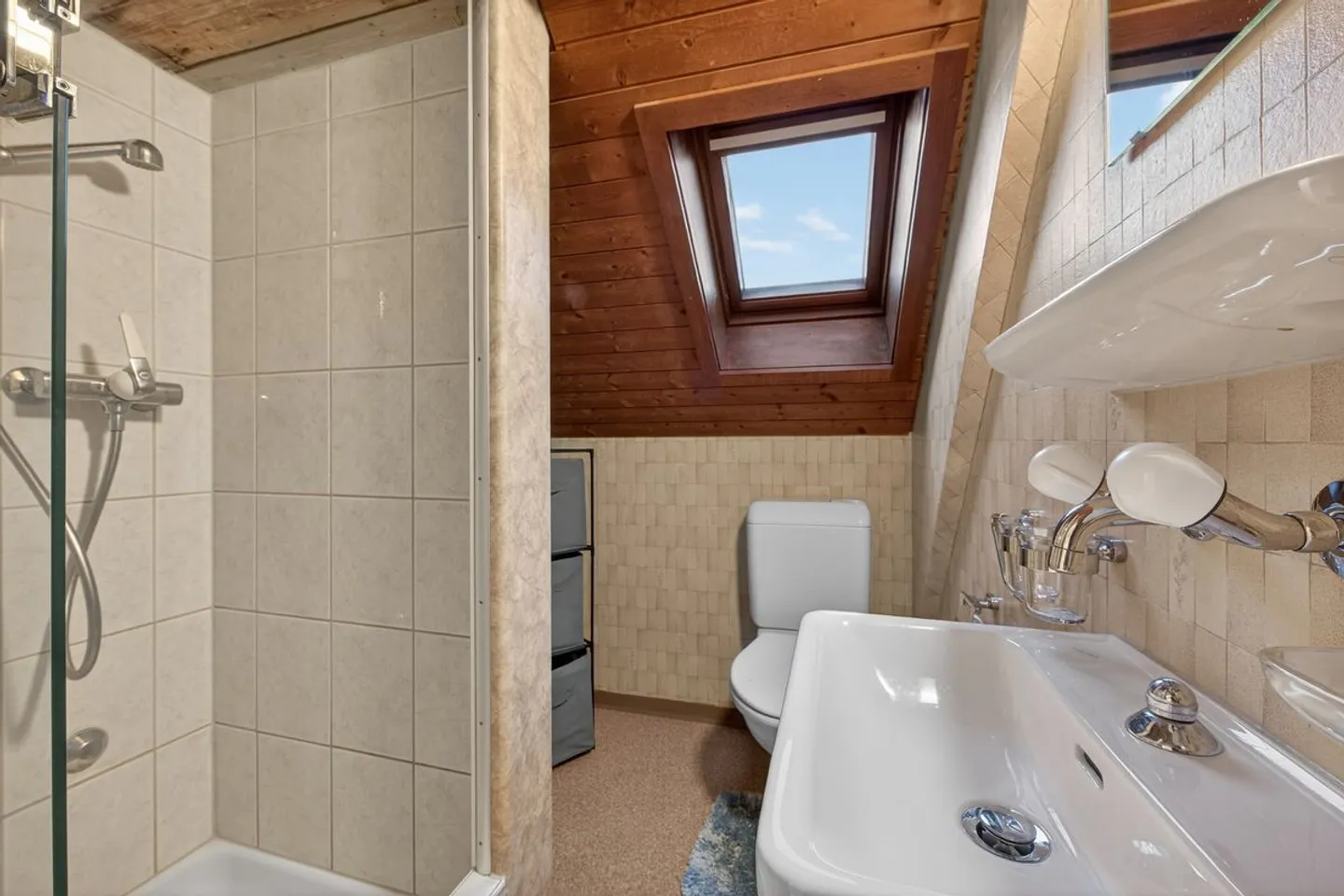 Propriété d'investissement près du lac avec une perspective d'avenir attrayante - Photo 13 sur 13