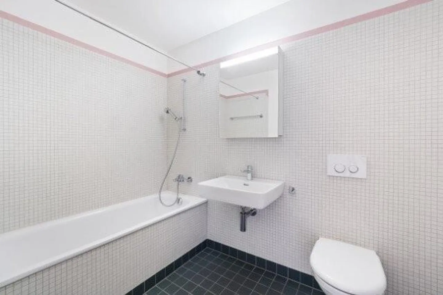 AFFITTARE SENZA CAUZIONE - Spazio abitativo moderno in un tranquillo quartiere centrale - Foto 3 di 9