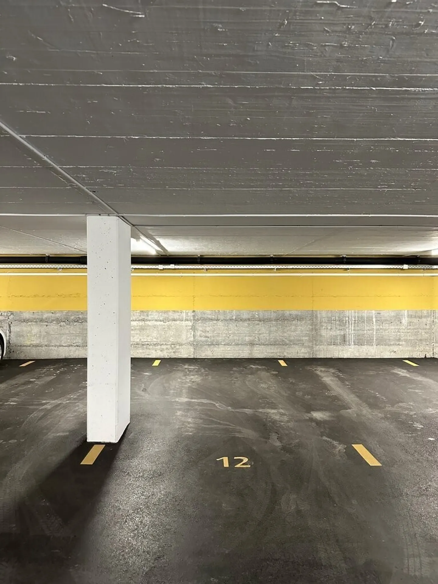 Auto-Einstellplatz in Chur zu vermieten! - Foto 2 von 2
