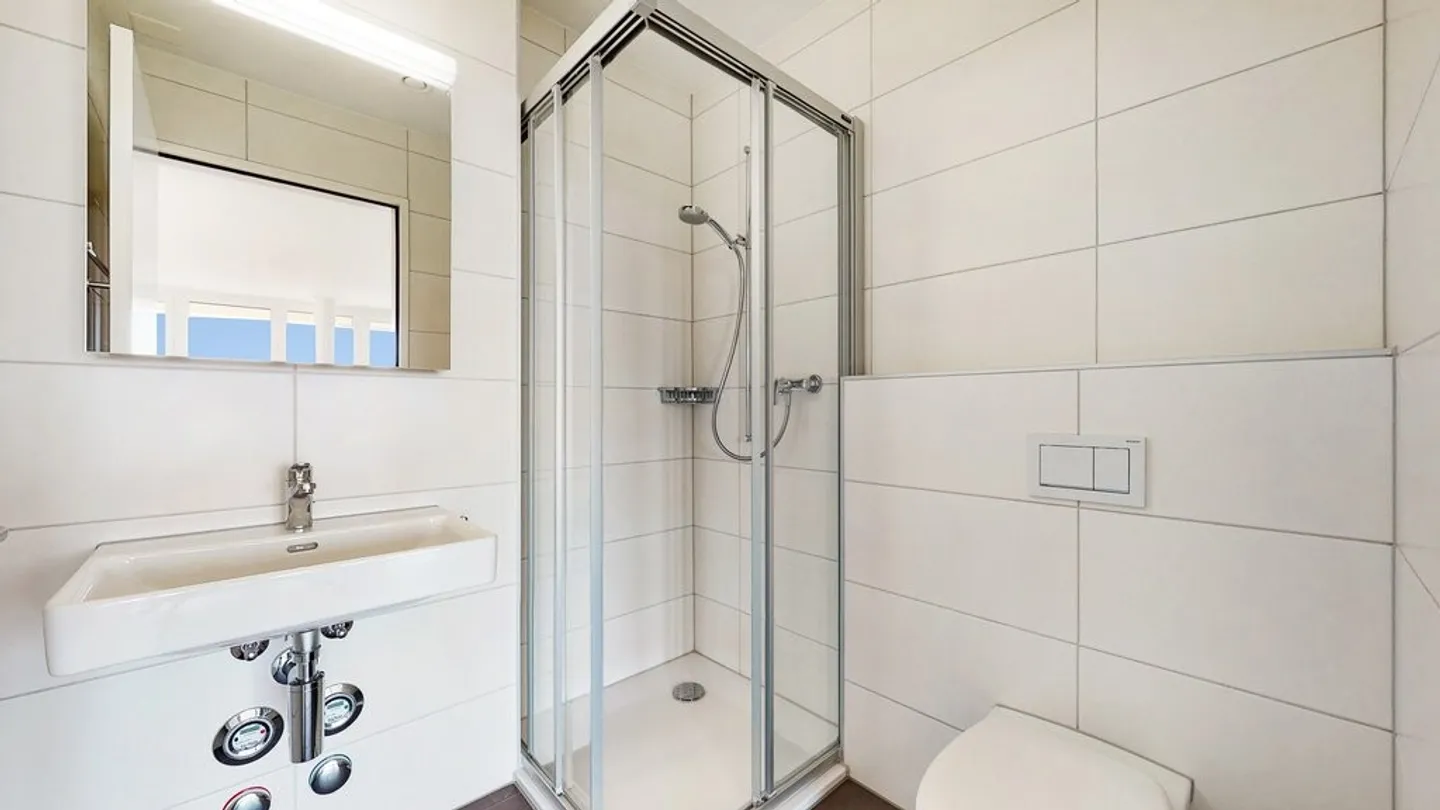 Appartamento moderno con balconi - Foto 6 di 12