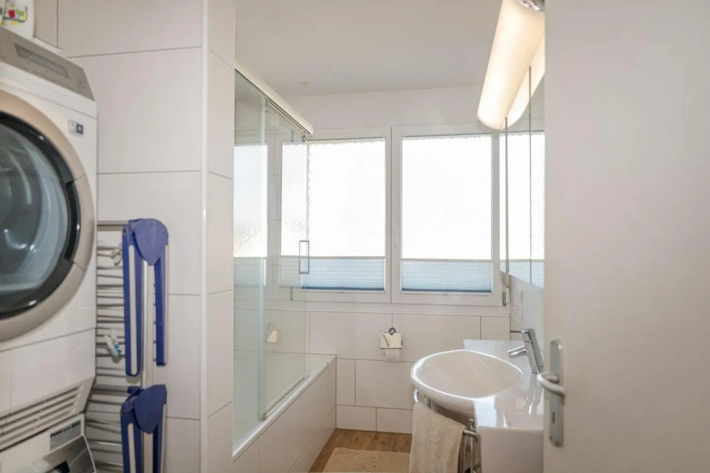 Stylish duplex in the heart of Bubikon - Photo 8 of 16