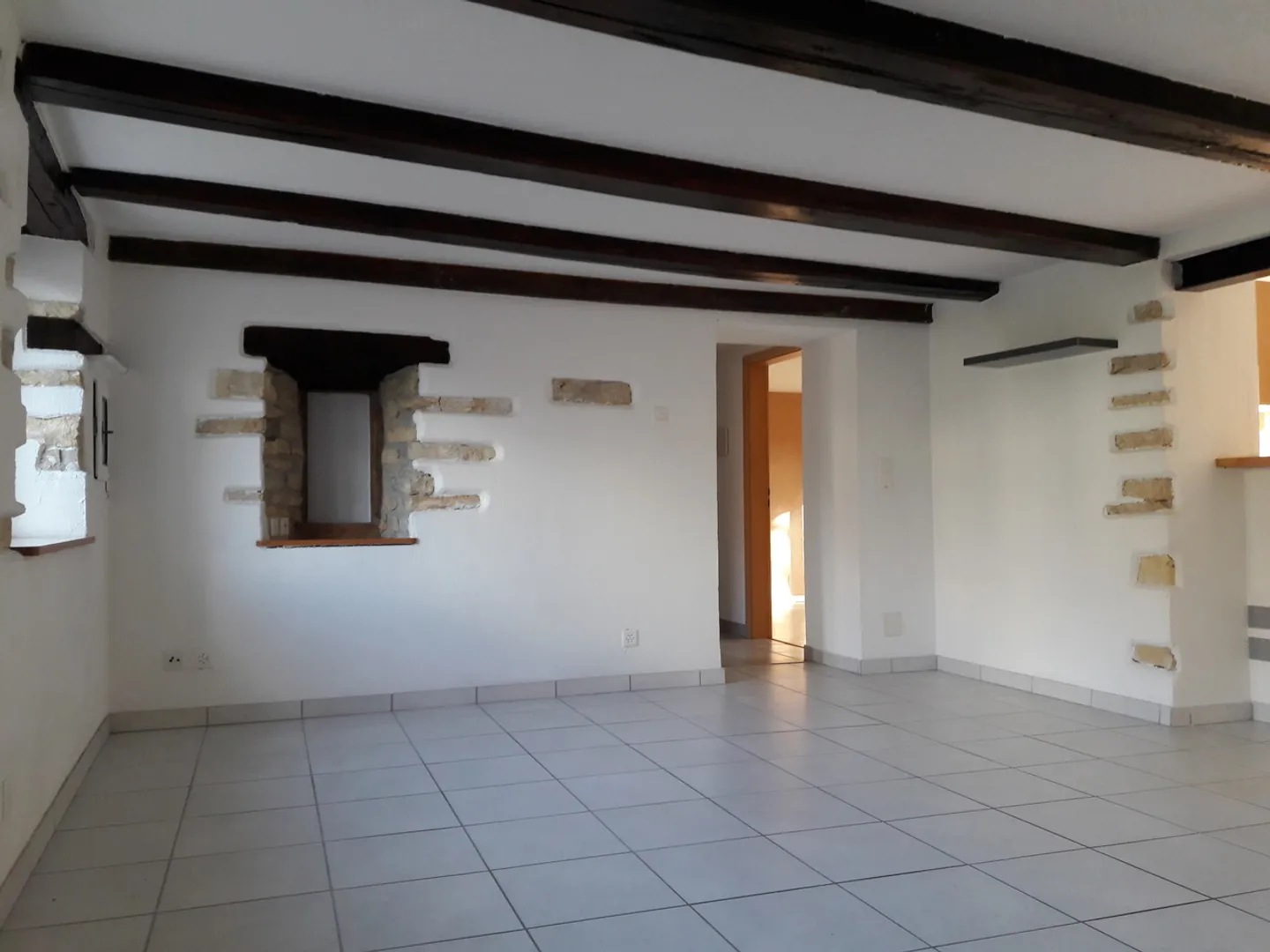 «Miethaus bestehend aus 2 renovierten Wohnungen» - Foto 2 von 17