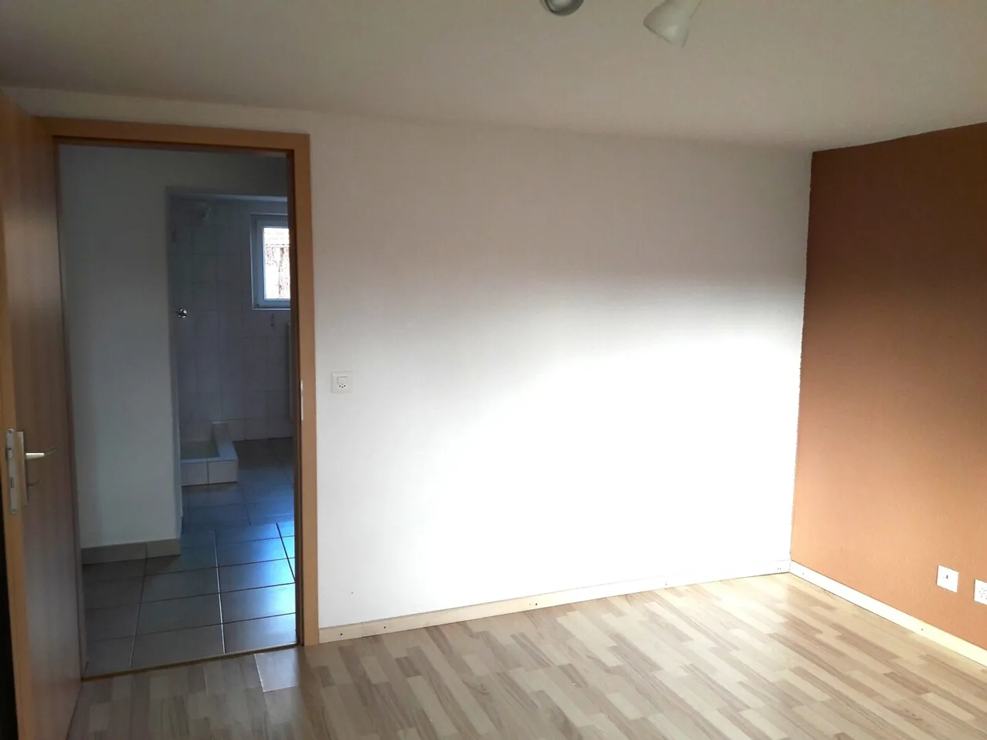 «Miethaus bestehend aus 2 renovierten Wohnungen» - Foto 5 von 17