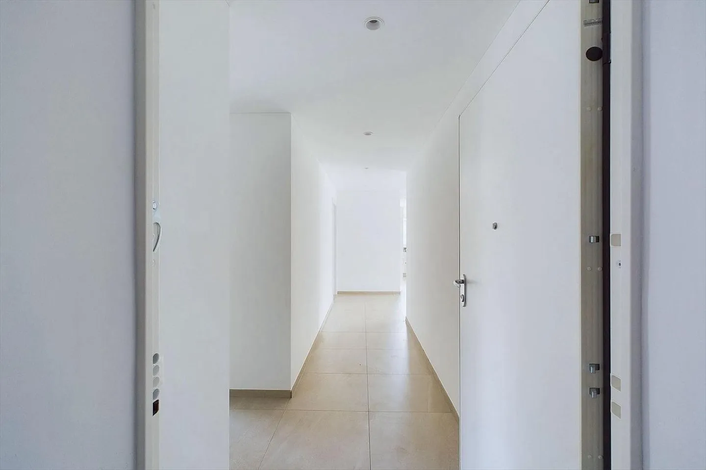 Caslano VN 119001001-2727 | Modernes 3½ Zimmer Renditewohnung an bester Lage - Foto 7 von 10