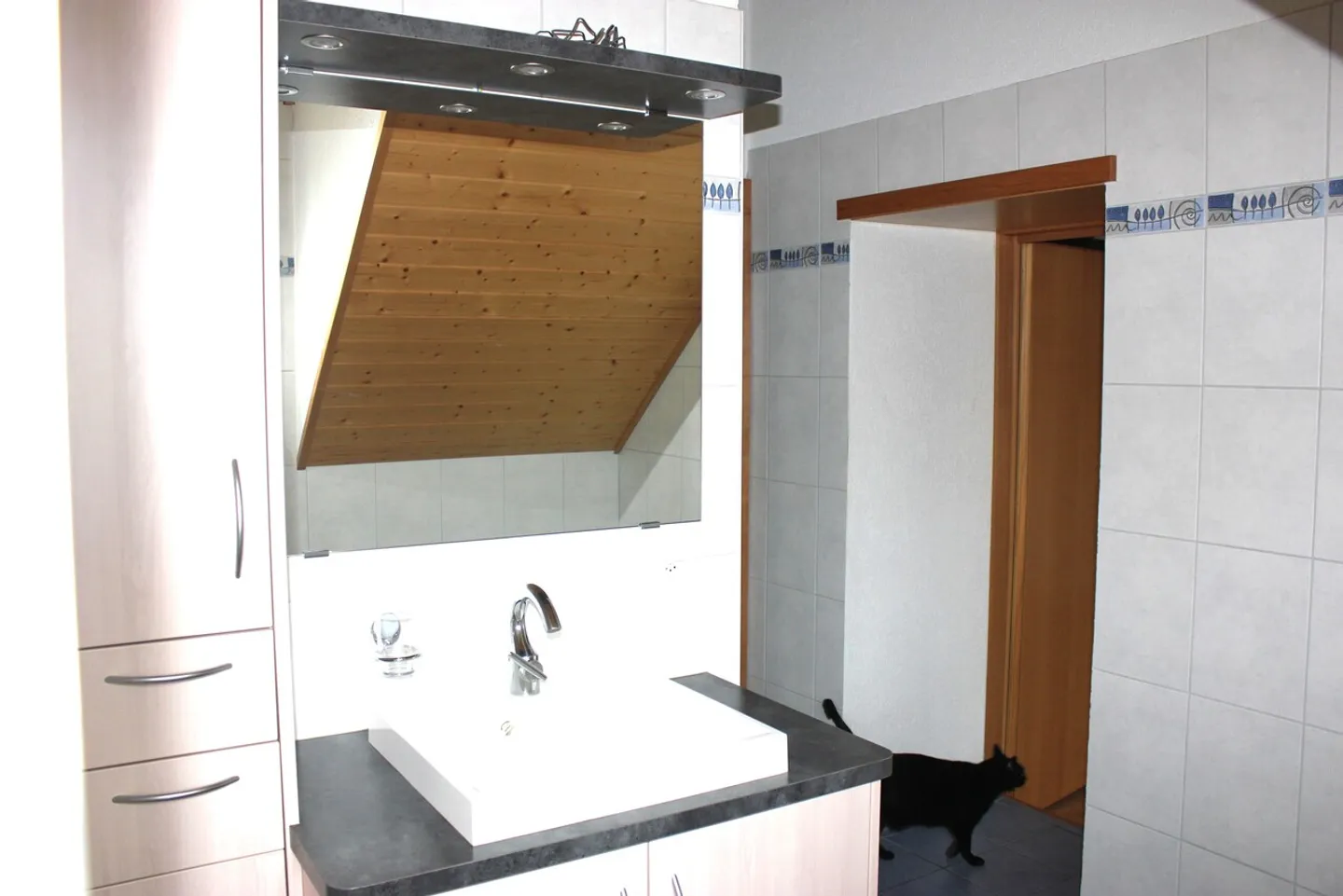 «Miethaus bestehend aus 2 renovierten Wohnungen» - Foto 14 von 17