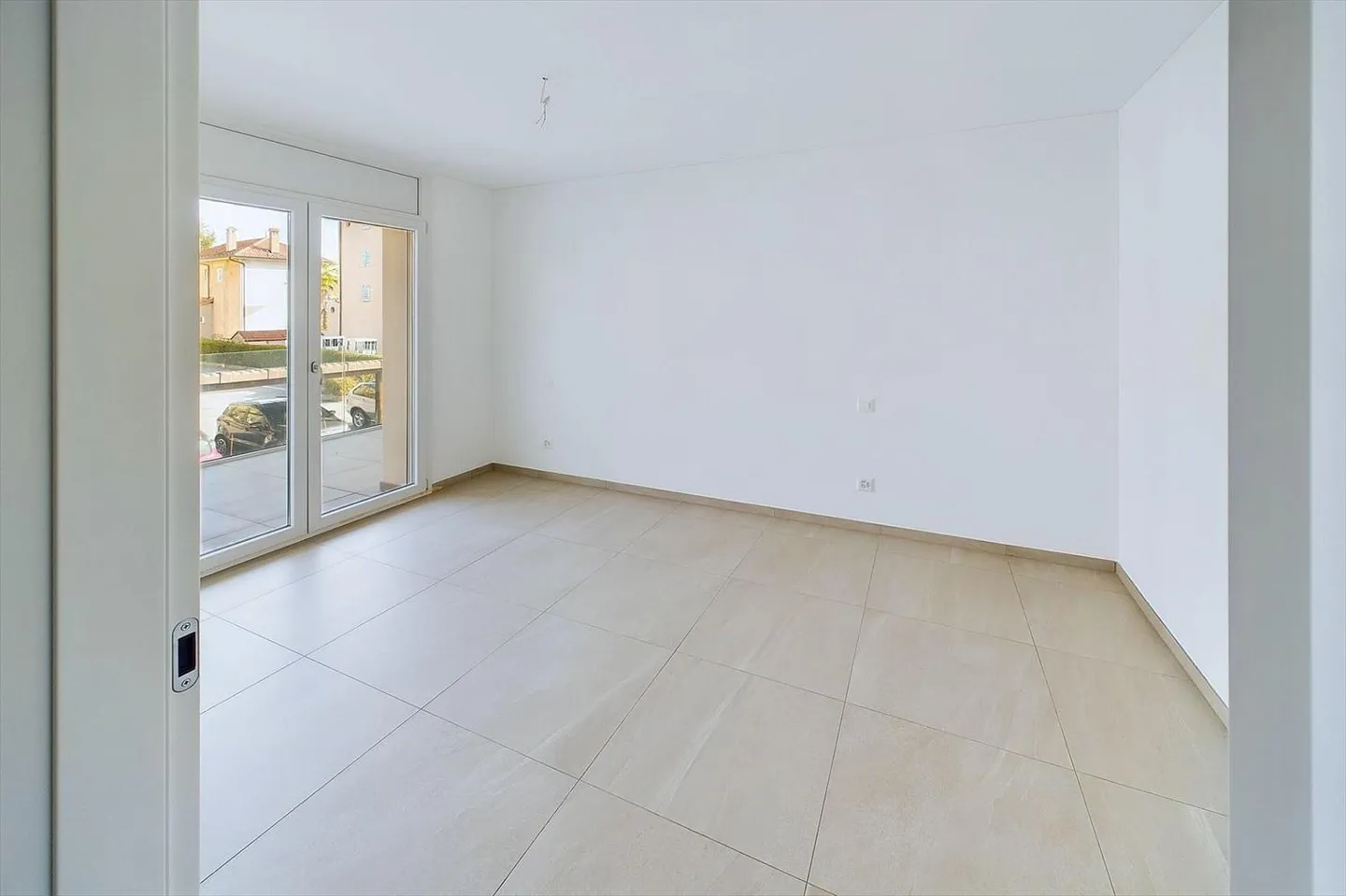 Caslano VN 119001001-2727 | Modernes 3½ Zimmer Renditewohnung an bester Lage - Foto 8 von 10