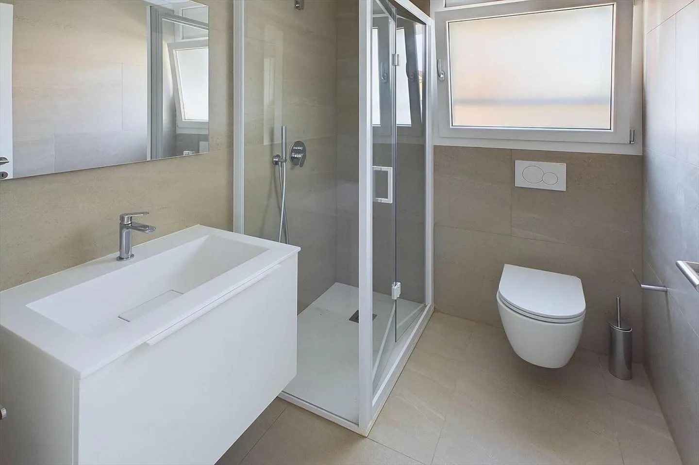 Caslano VN 119001001-2727 | Modernes 3½ Zimmer Renditewohnung an bester Lage - Foto 9 von 10