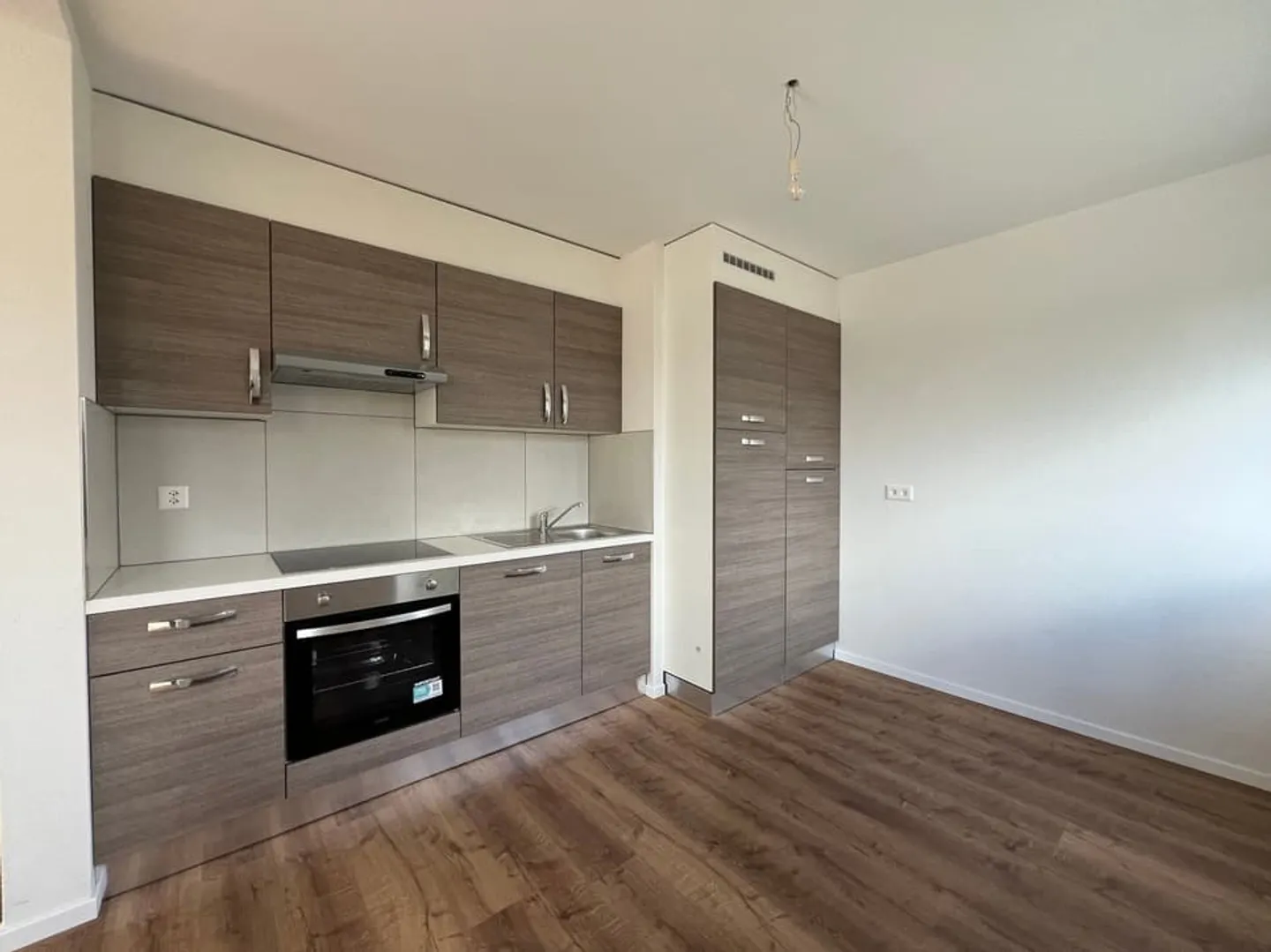 À louer - Magnifique appartement 2.5 pièces entièrement rénové à Romont - Photo 1 of 6