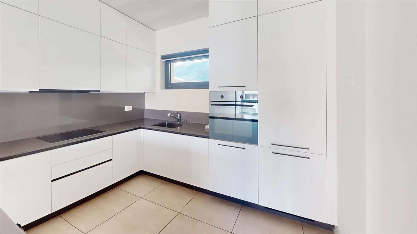 Duplex moderne avec 3,5 pièces et vue sur le château avec super promotion - Photo 5 sur 11