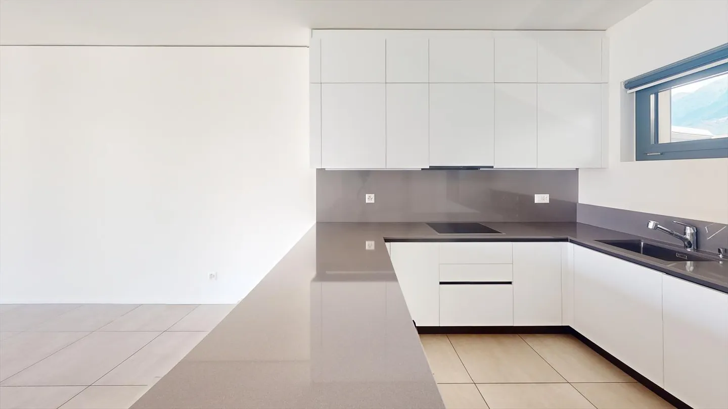 Duplex moderne avec 3,5 pièces et vue sur le château avec super promotion - Photo 6 sur 11