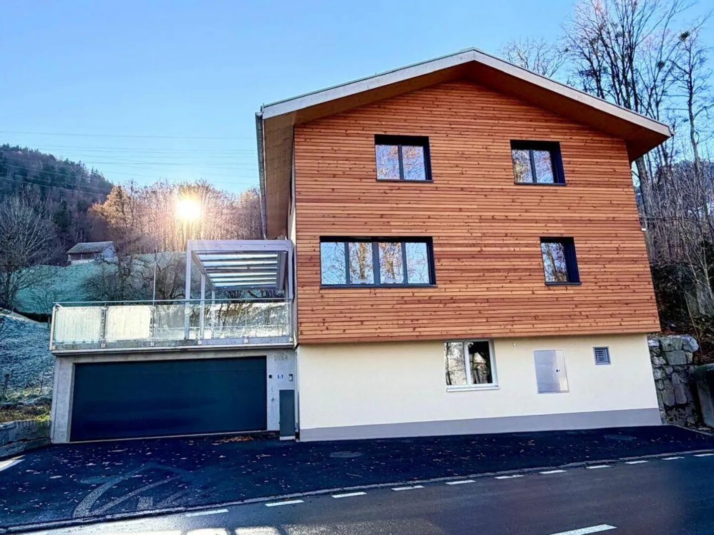 Une maison qui inspire ! Première occupation exclusive à Filzbach - Photo 1 sur 9