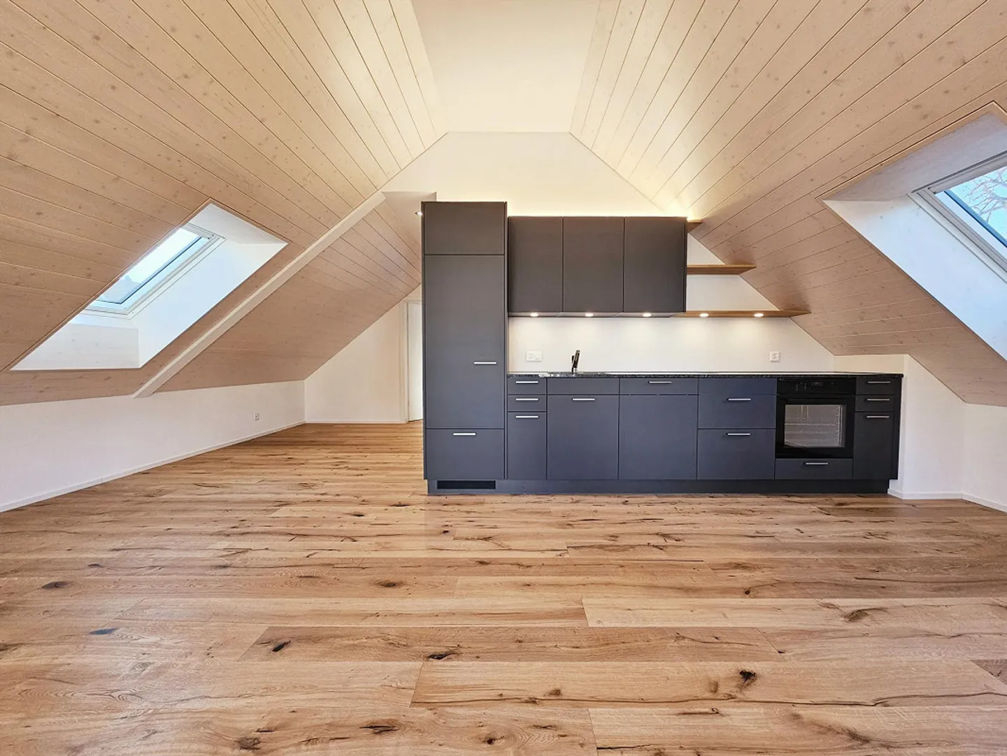 Appartement moderne de 3.5 pièces - avec grande terrasse! - Photo 1 sur 12