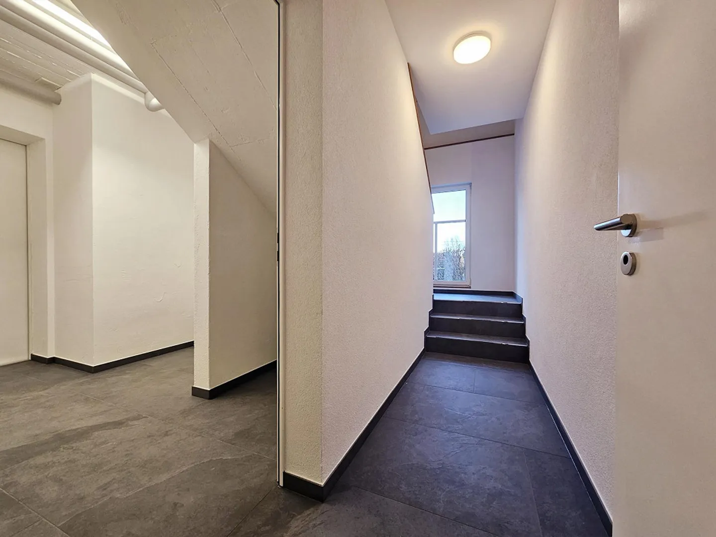 Appartement moderne de 3.5 pièces - avec grande terrasse! - Photo 7 sur 12