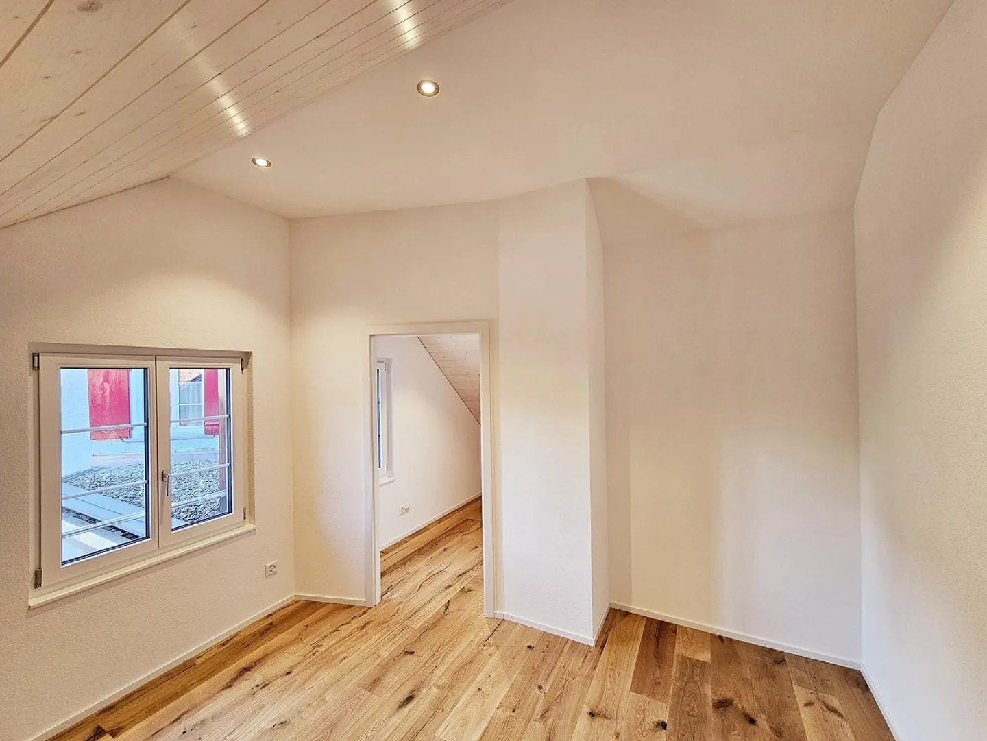 Appartement moderne de 3.5 pièces - avec grande terrasse! - Photo 4 sur 12