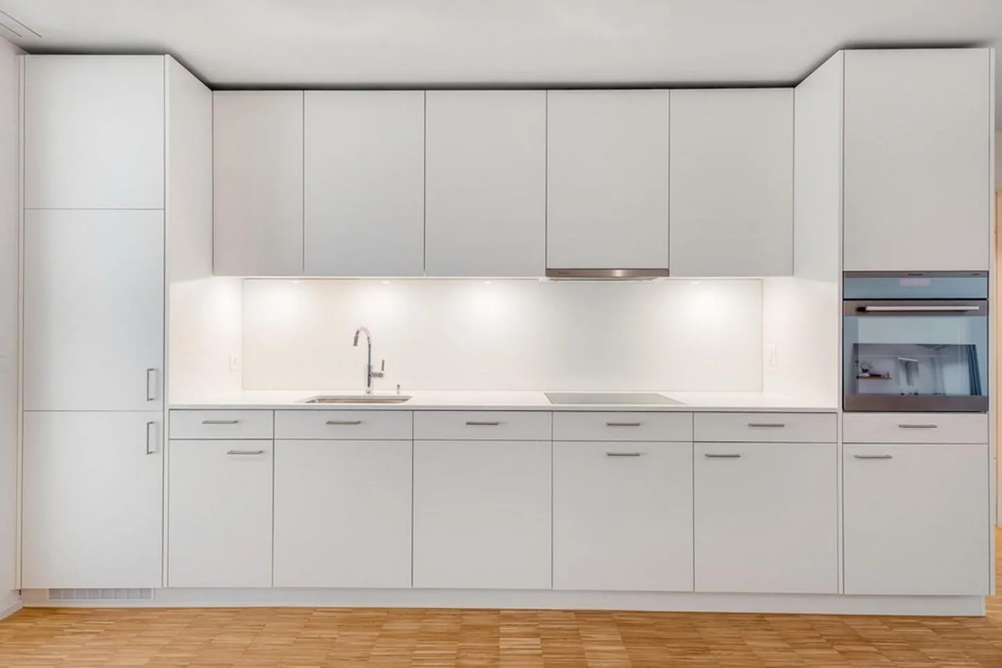 Grande chambre moderne en colocation dans le quartier d'Aescherbach à Aarau, en emplacement central pour étudiants et jeunes professionnels - Photo 10 sur 13