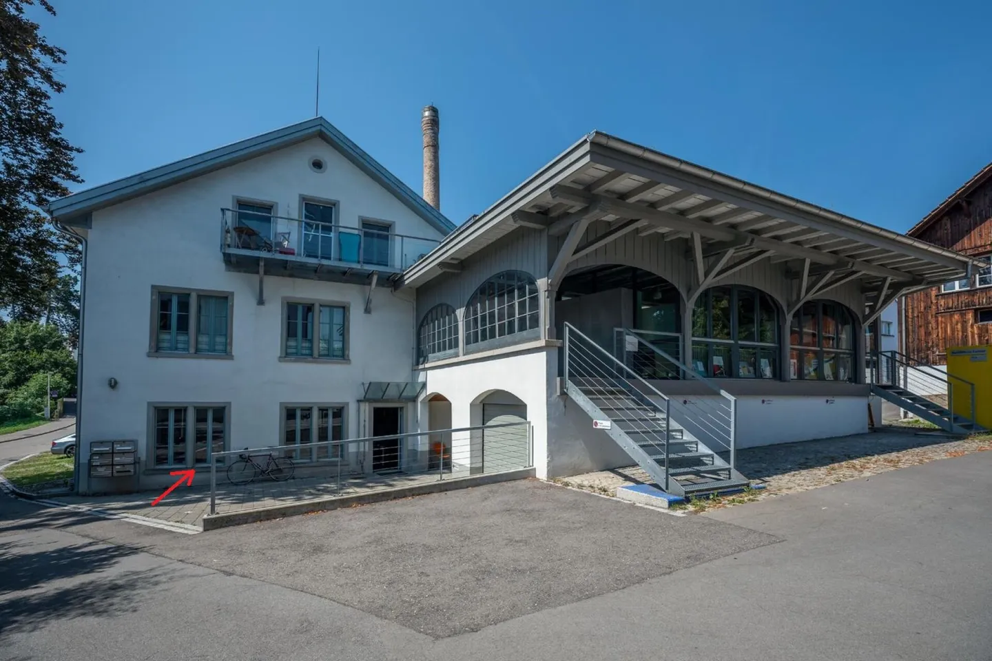 Office with factory charm - Photo 3 of 4