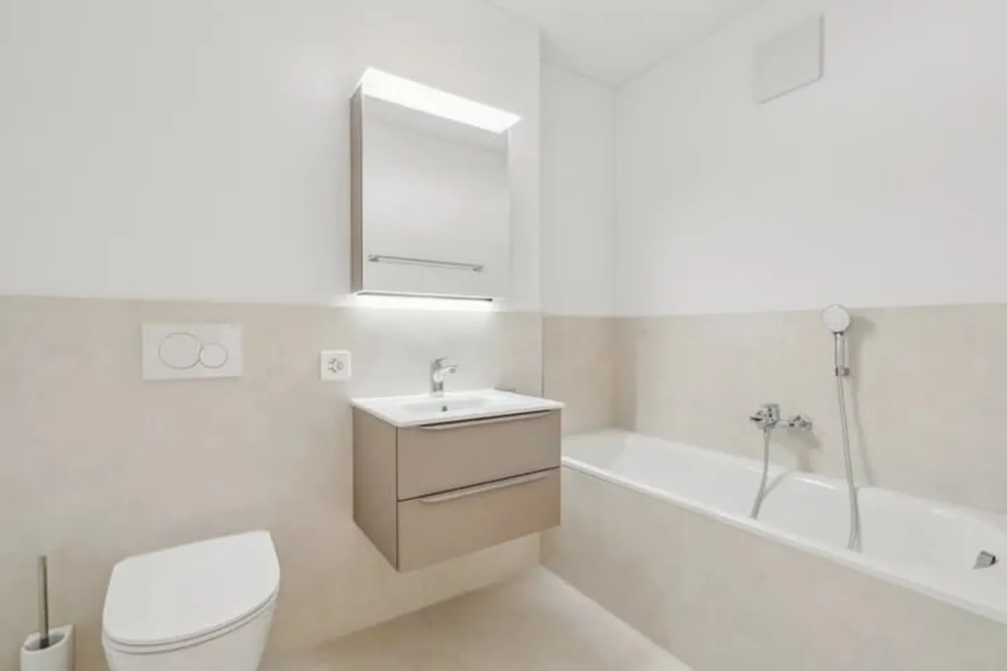 Modern Apartment with Scenic Views - Photo 12 of 13