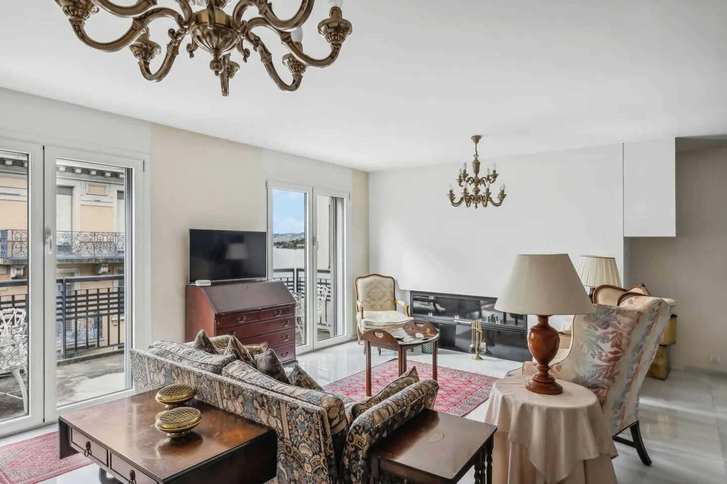Im Stadtzentrum, geräumige, moderne Wohnung mit 2 Balkonen - Foto 7 von 16