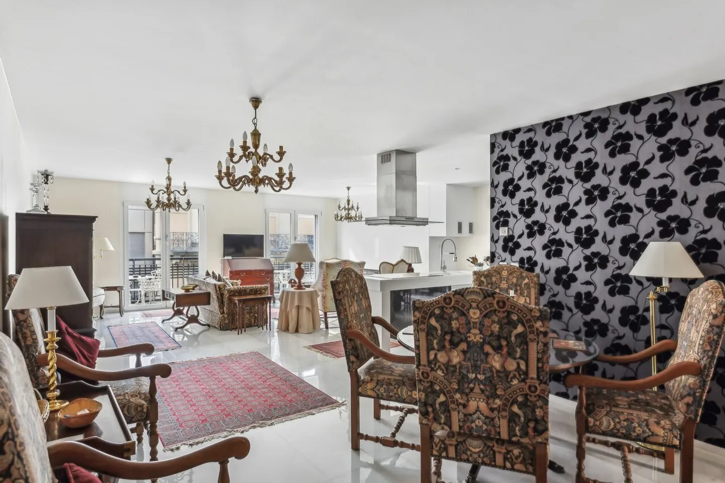 Im Stadtzentrum, geräumige, moderne Wohnung mit 2 Balkonen - Foto 8 von 16