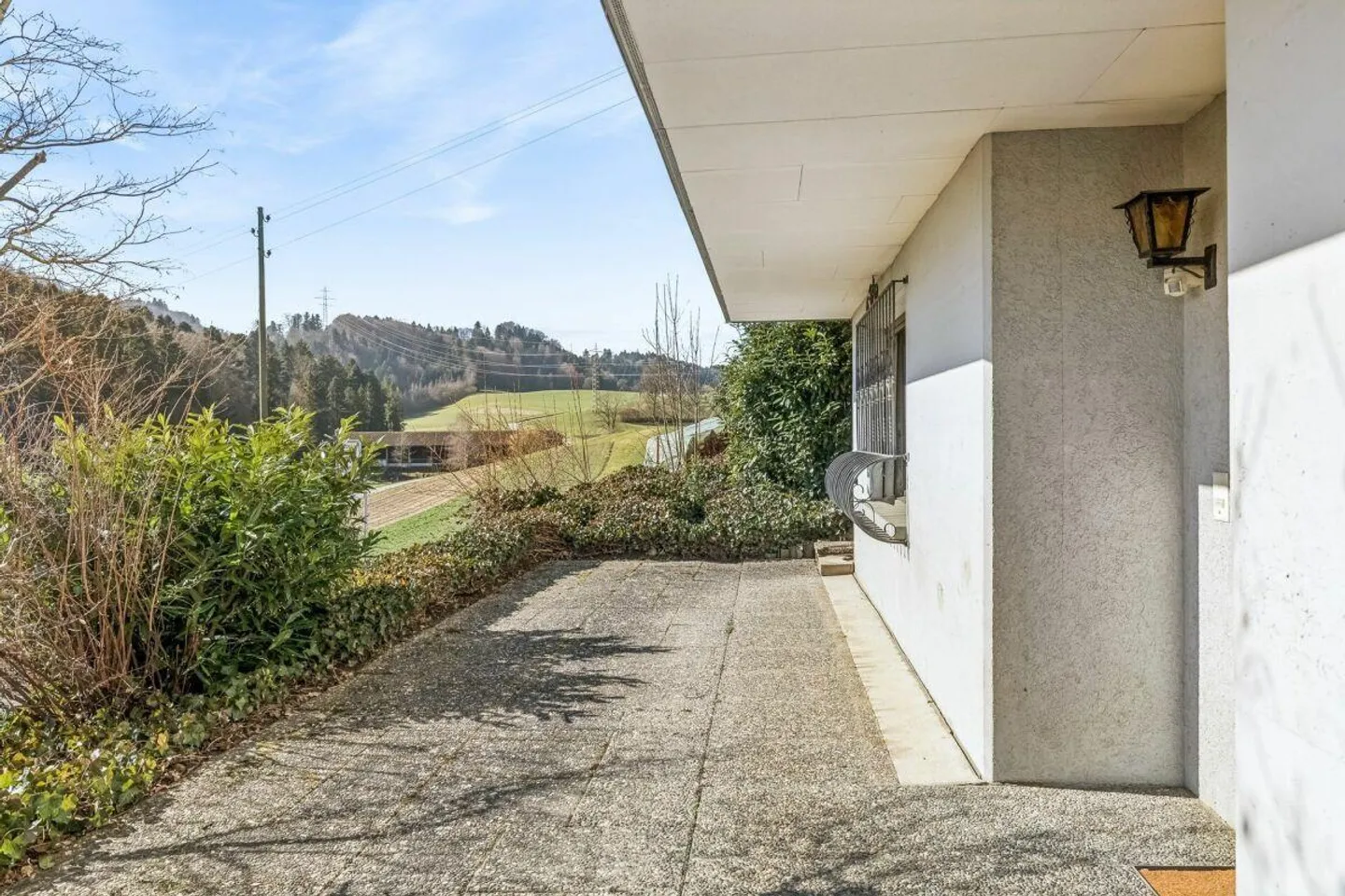 Single-family house in an elevated, sunny location - Photo 4 of 24