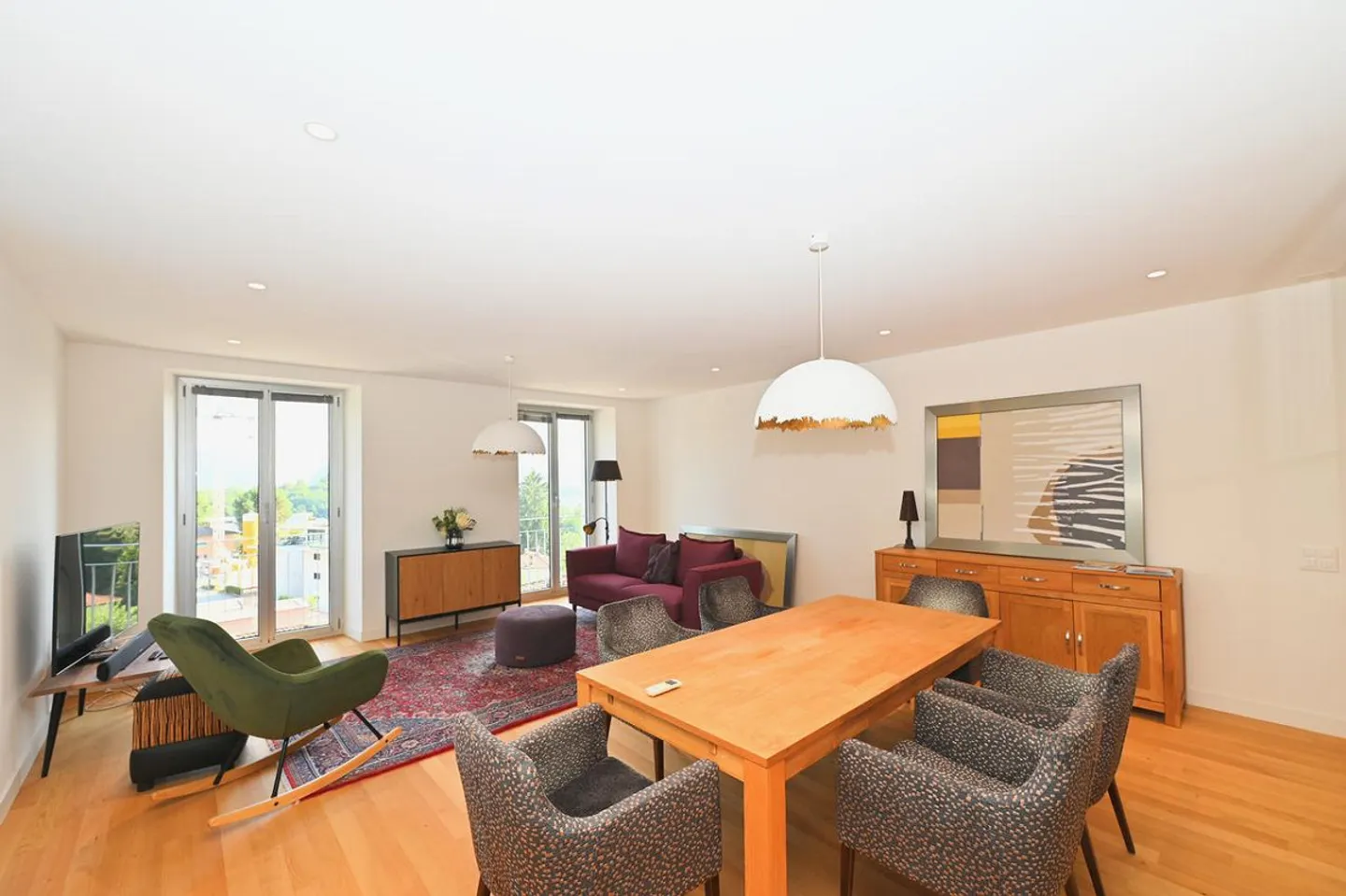 Appartement Meublé Élégant avec Vue Panoramique à Porza - Photo 4 sur 16