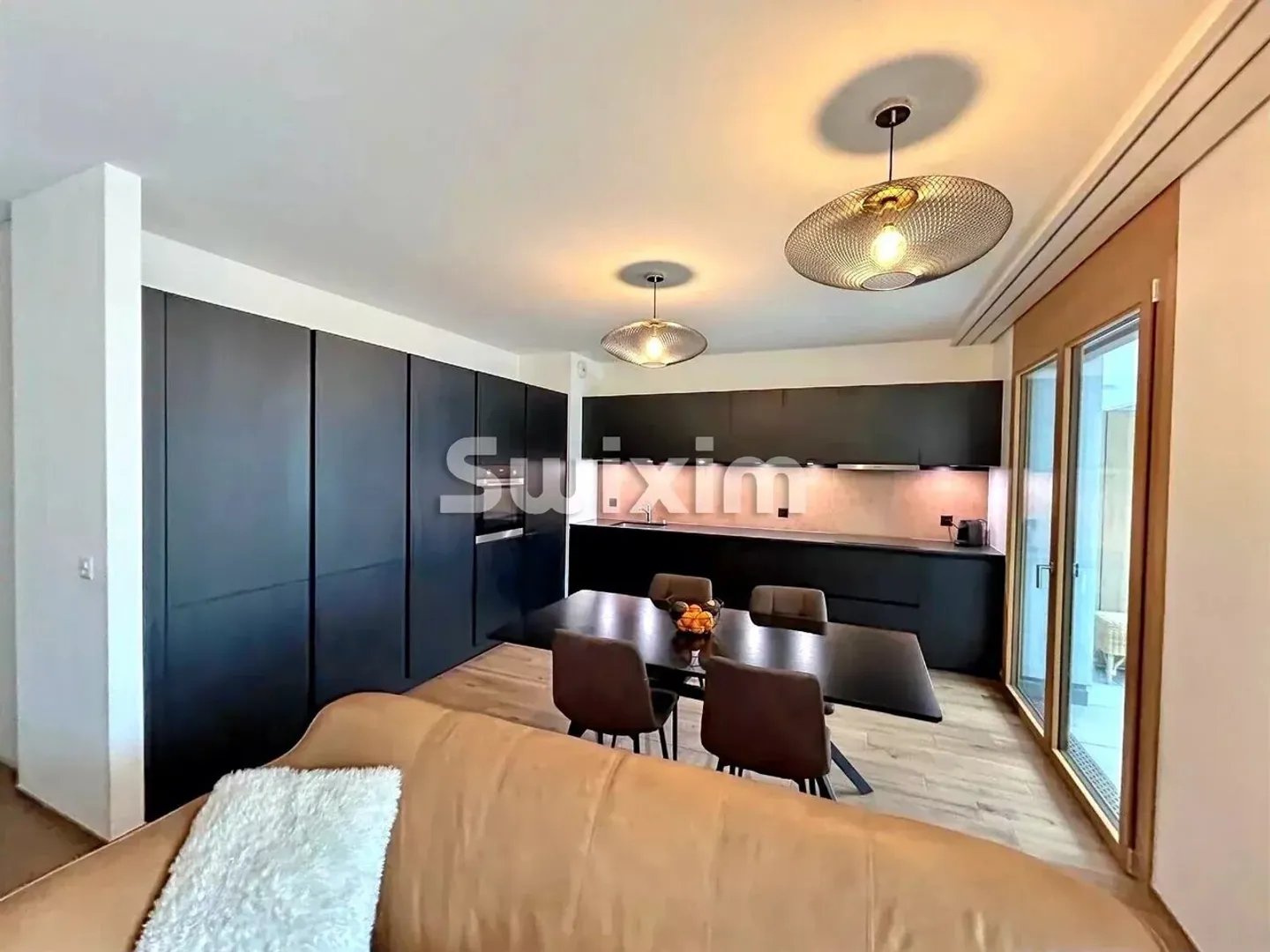 EXCLUSIF - Aux Celliers, un appartement lumineux de 4 pièces avec grande terrasse au bord de l'eau - Photo 2 sur 12