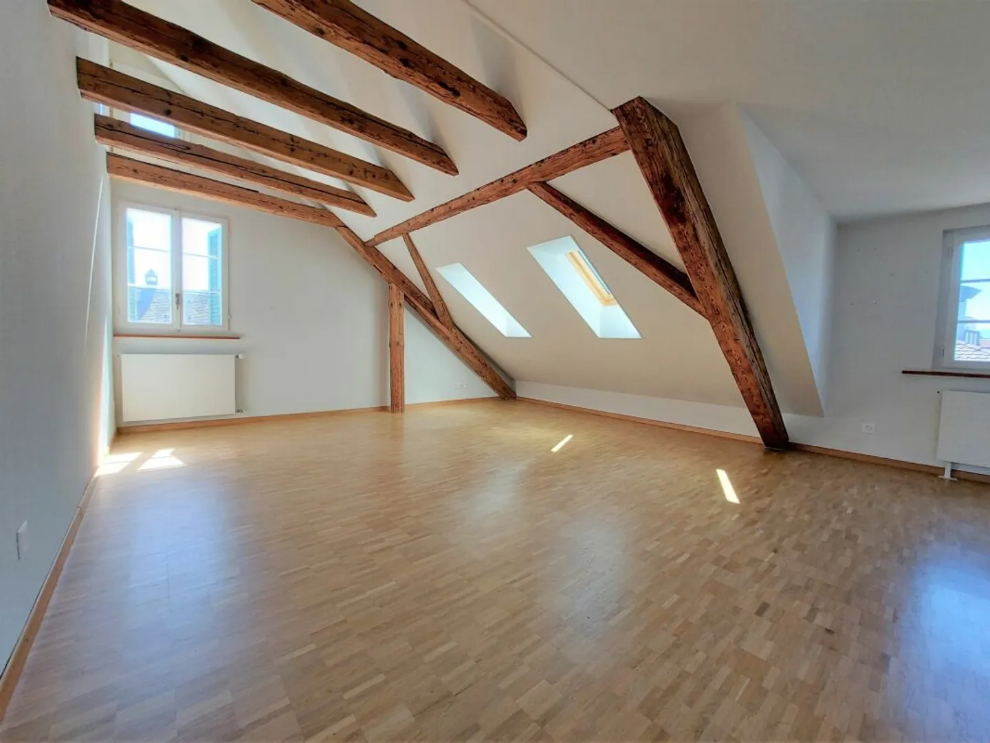 Belle appartement sous les combles dans la vieille ville - Photo 2 sur 12