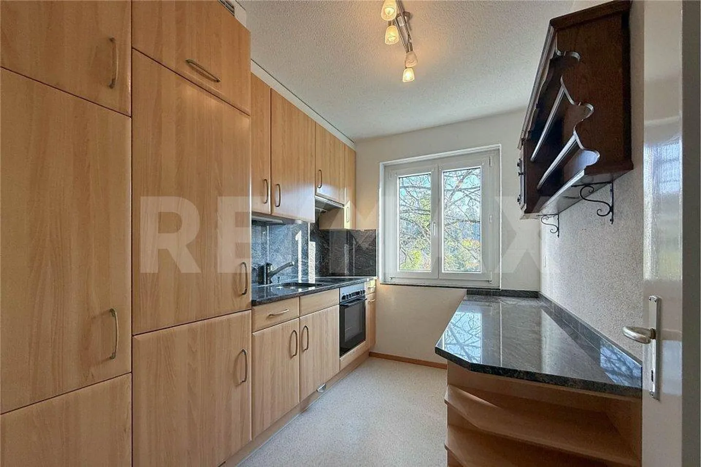 3.5 Room Apartment - Photo 3 of 12