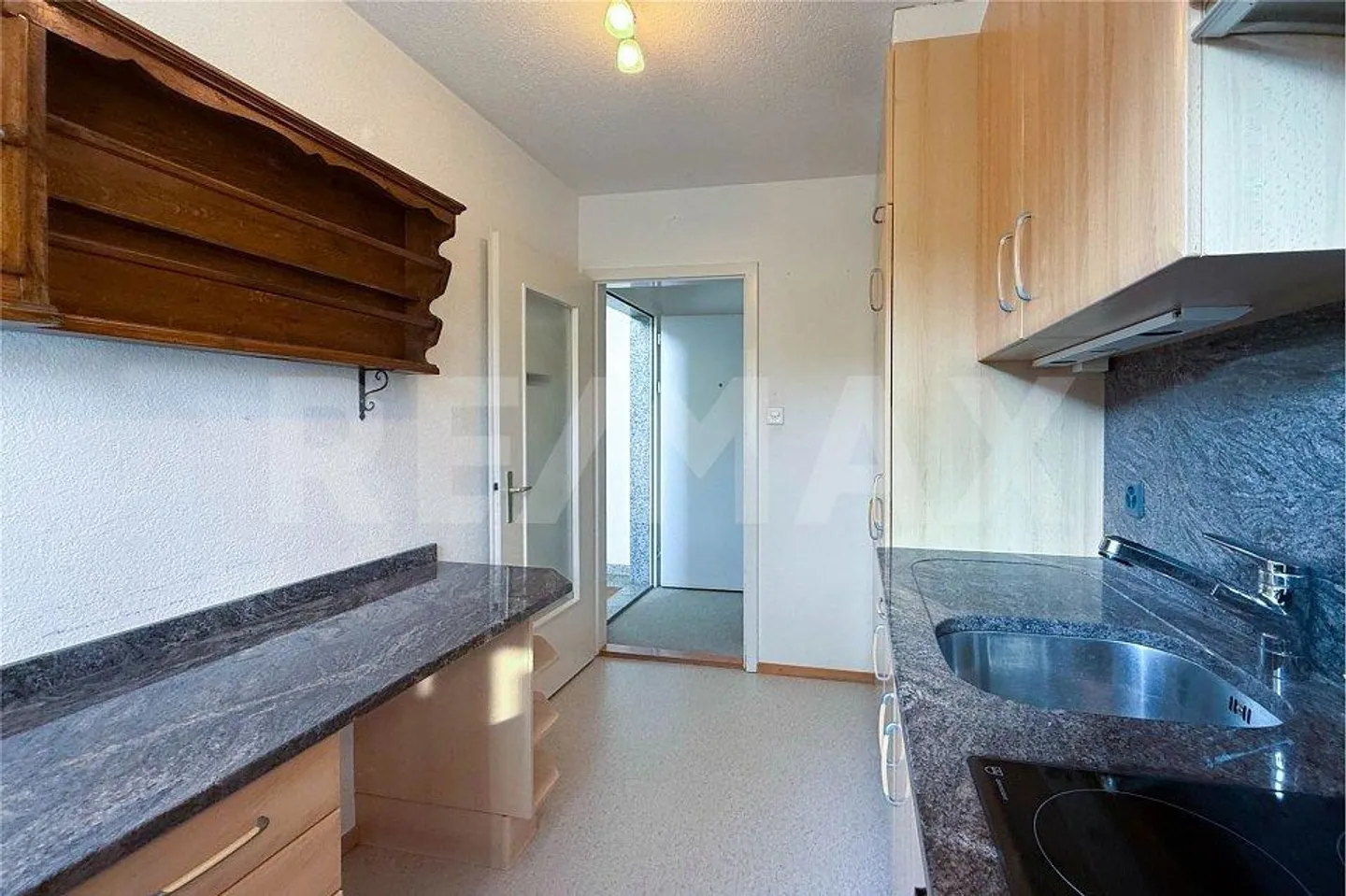 3.5 Room Apartment - Photo 4 of 12