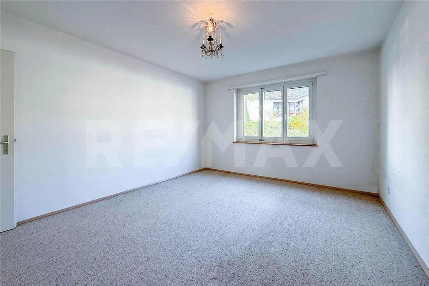 3.5 Room Apartment - Photo 8 of 12